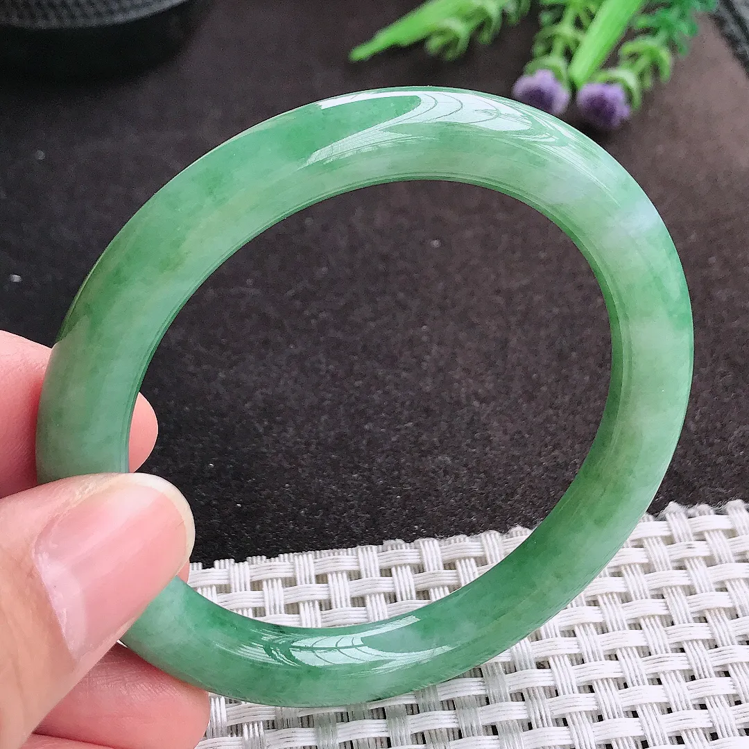 天然A货翡翠55/8.8/9老坑精美油润满绿圆条手镯玉镯