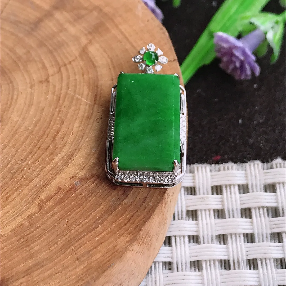 天然A货翡翠23.4/11/4.9老坑18k金镶嵌满绿无事牌吊坠翡翠挂件