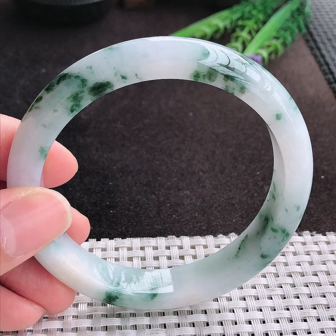 天然A货翡翠62.8/12.3/8.7老坑精美温润飘花手镯大圈口宽边玉镯