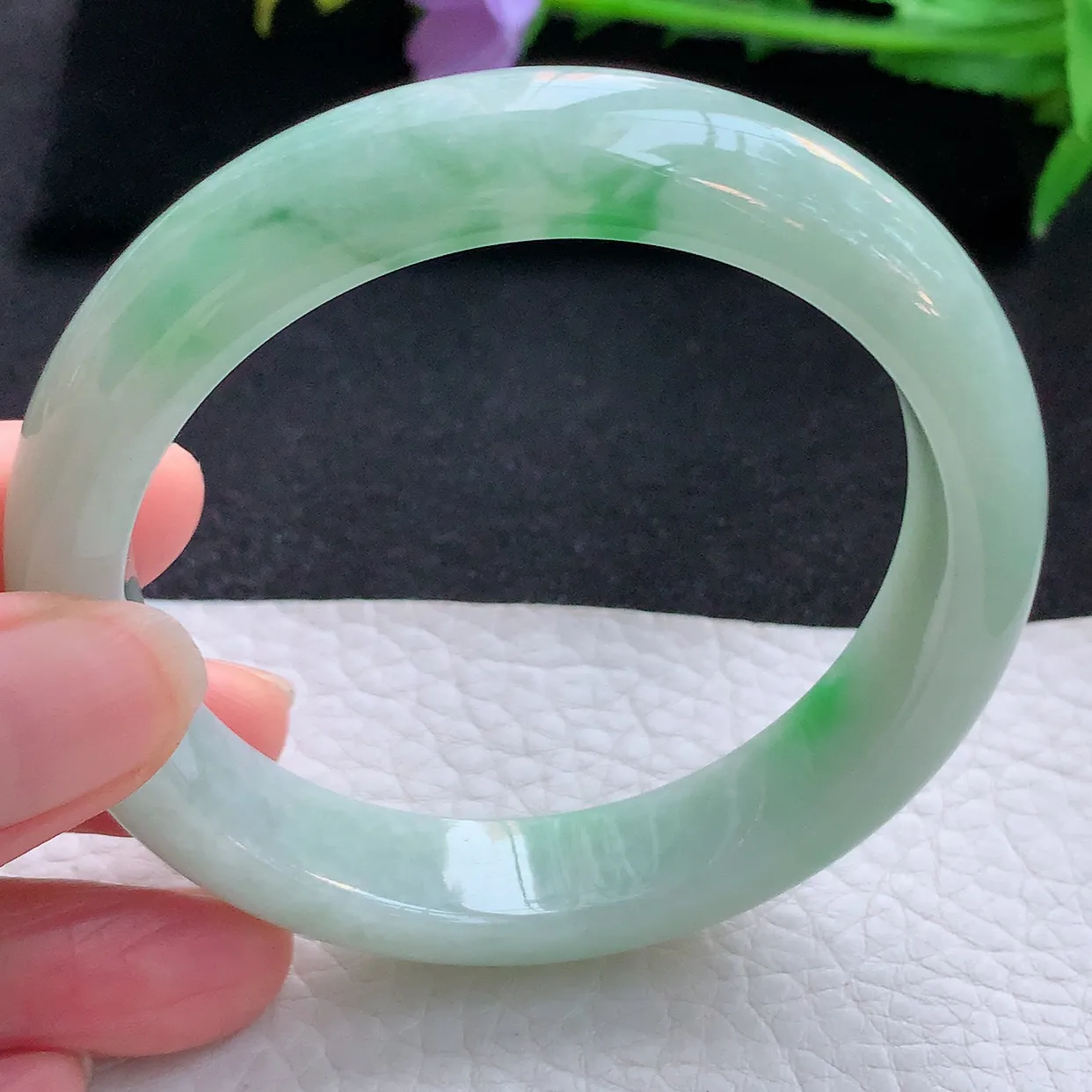 xx自然光58*13.2*8.2平安镯 翡翠a货玉手镯飘绿花宽边珠宝玉手环