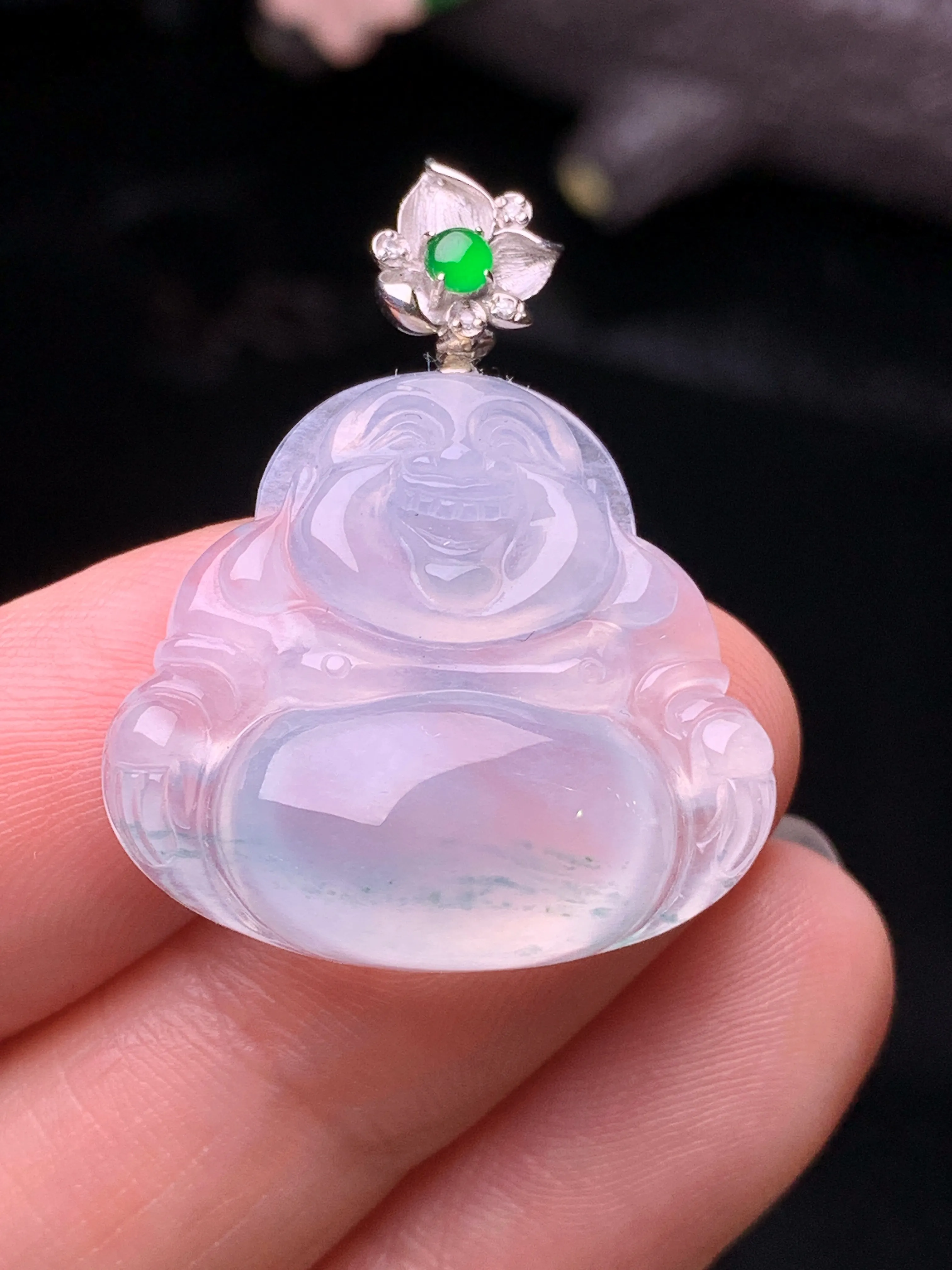 18k金钻镶嵌吊坠 玉质细腻 水润亮眼 色泽艳丽 整体尺寸31*24.5*5.5