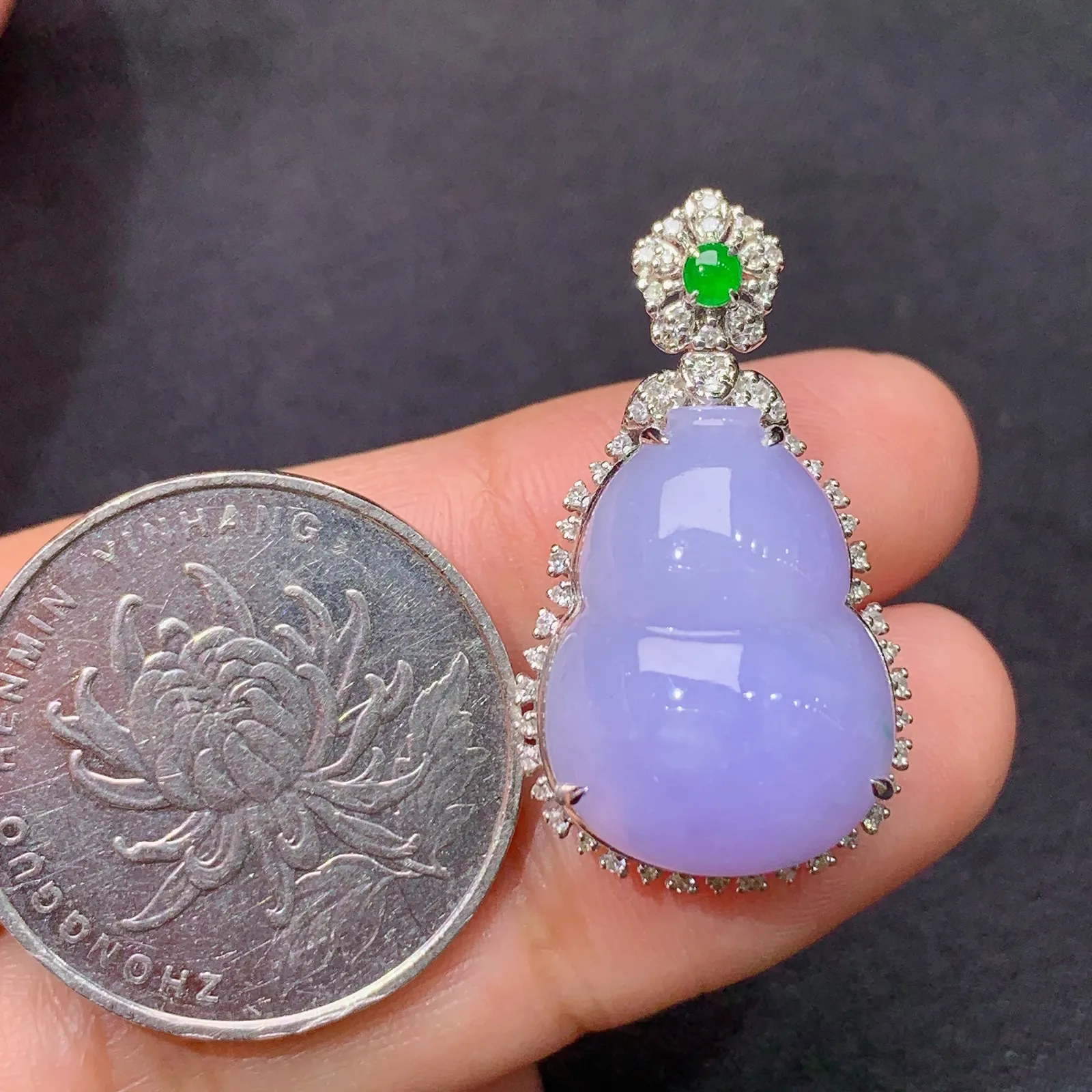 紫罗兰葫芦吊坠，18k金镶嵌，温润细腻，颜色浓郁 尺寸29.8*16.8*11