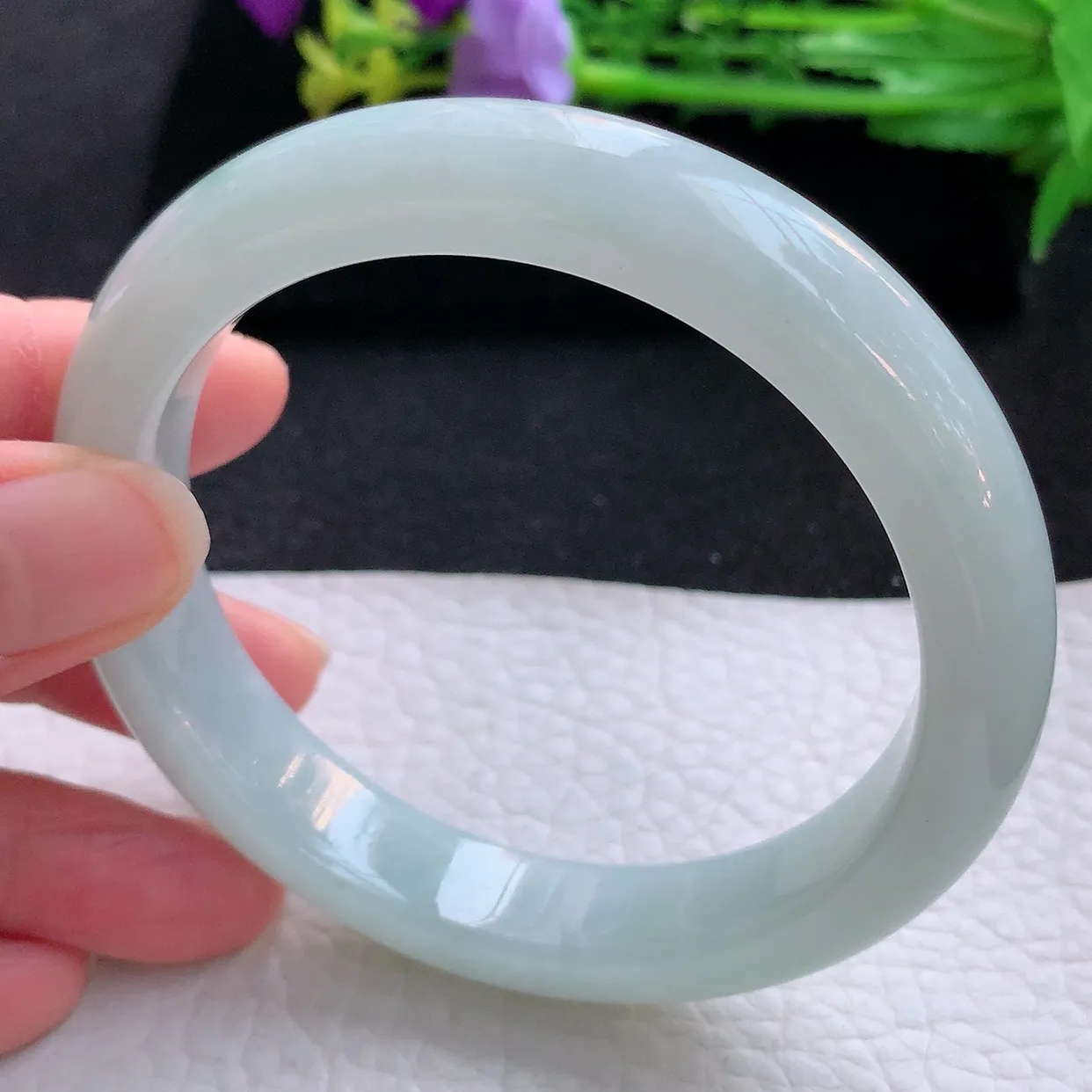 zjf大圈口60.5*12.5*8.8平安镯 翡翠a货玉手镯浅绿底宽边珠宝玉手环