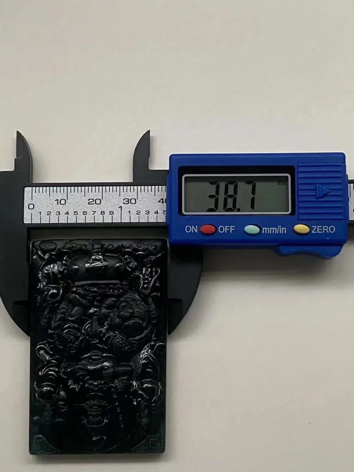 墨翠【赵公明—五路财神】细腻干净，黑度好，性价比高，雕工精湛，打灯透绿.