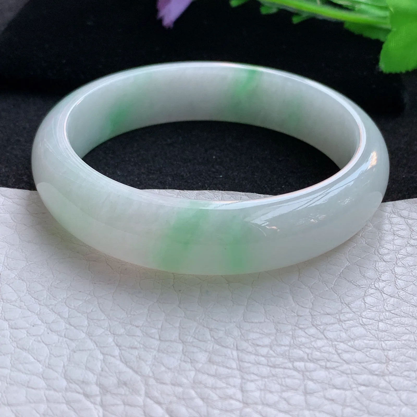 nr大圈口61*14.8*8.2平安镯 翡翠a货玉手镯飘绿宽边珠宝玉手环
