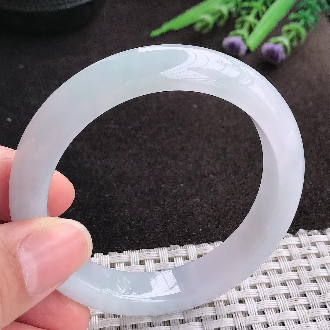 天然A货翡翠54/12.3/8.5老坑秀气冰润月光白手镯宽边玉镯