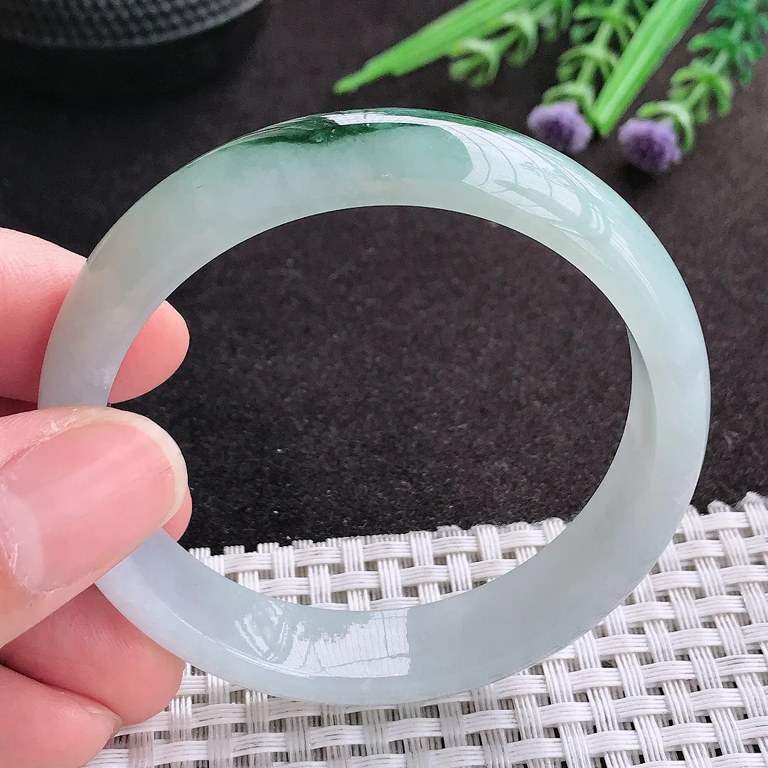 天然A货翡翠53/12.3/6.8老坑精美温润飘花手镯宽边玉镯