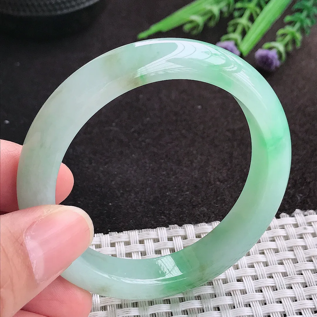 天然A货翡翠53/11.6/8.1老坑冰润起胶甜绿色手镯宽边玉镯