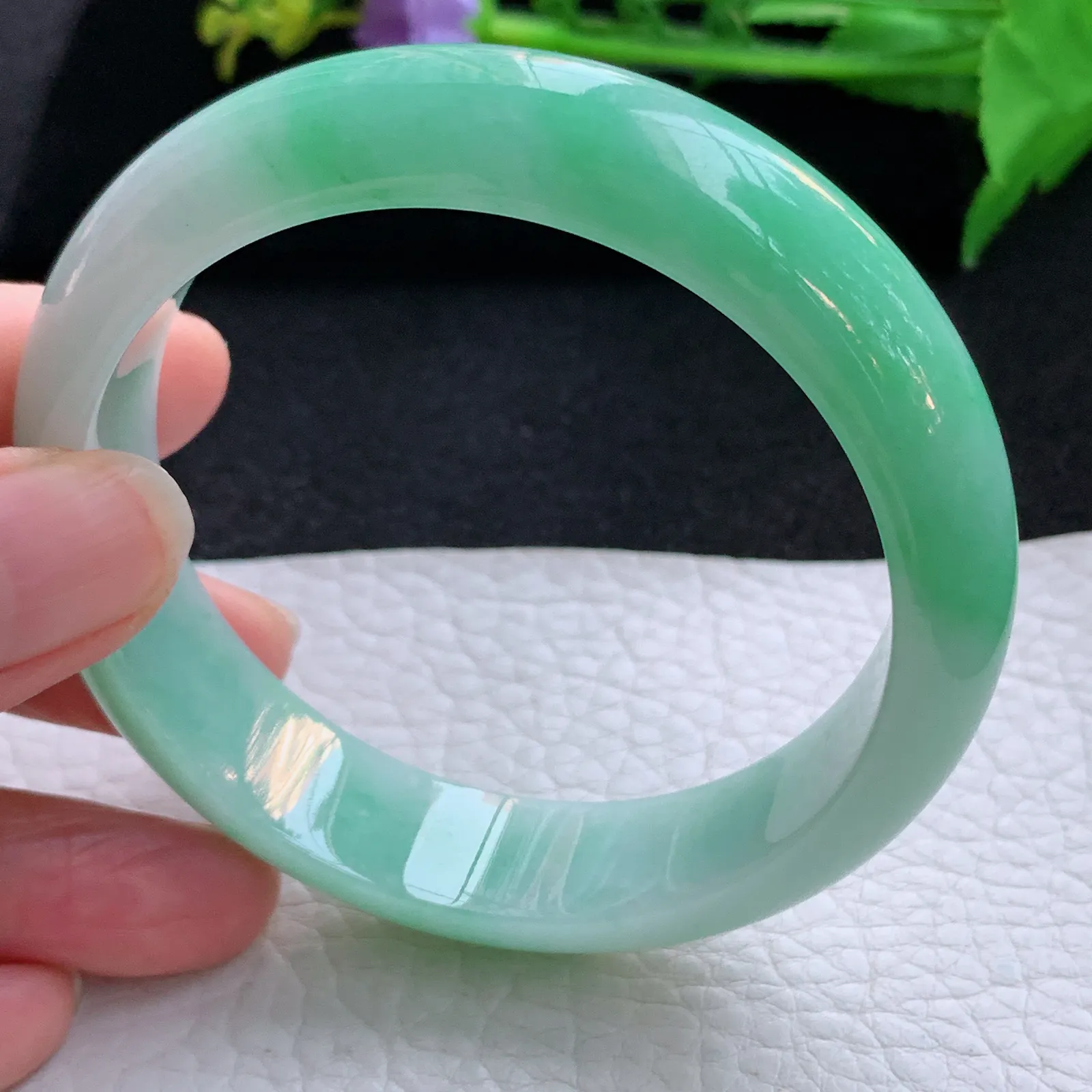 js自然光59*15*7.8轮胎镯 翡翠a货玉手镯冰绿宽边珠宝玉手环