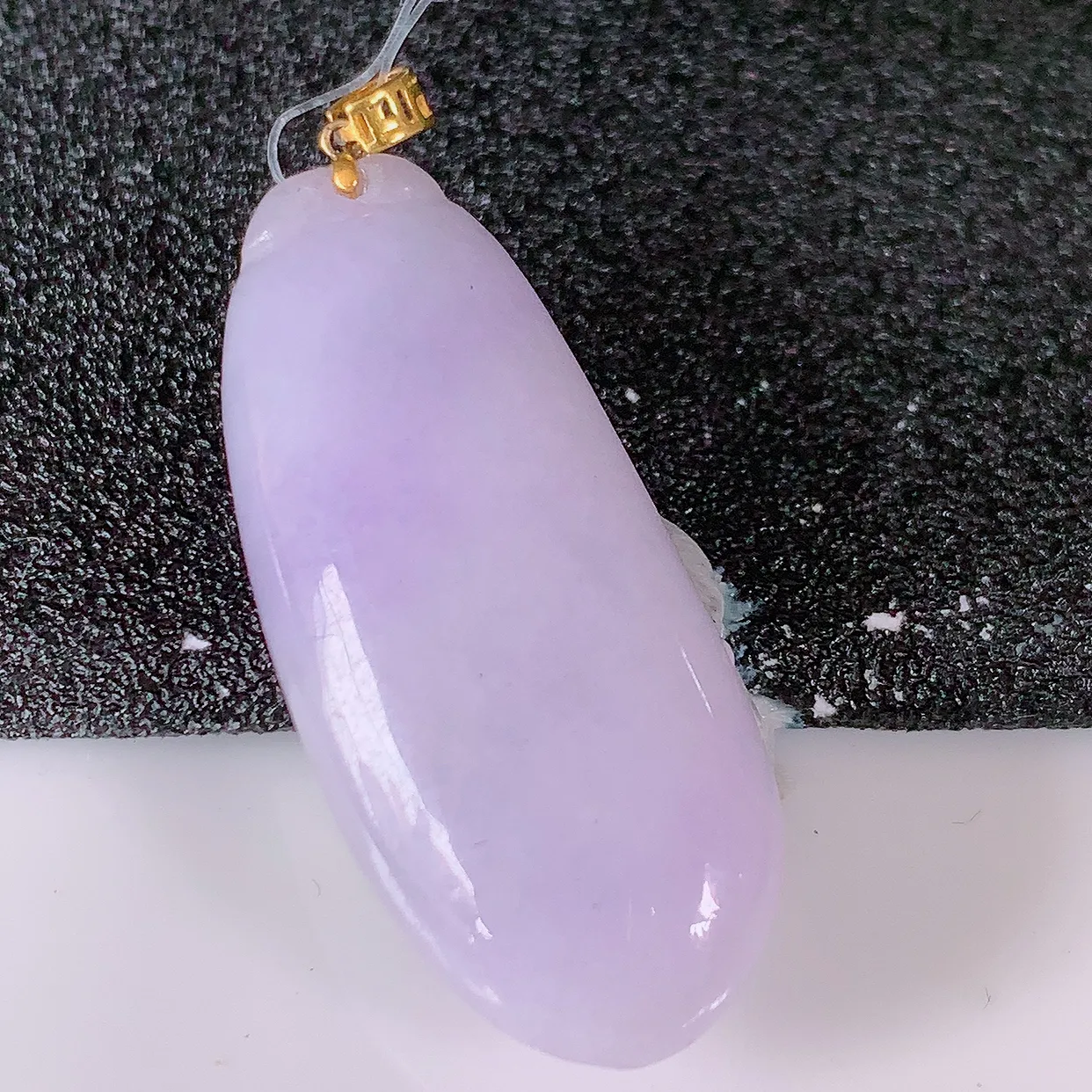 18K金镶嵌冰润紫罗兰翡翠招财福瓜吊坠，精美饱满福瓜，种水足，形态圆润饱满，福相十足 ！#49.11