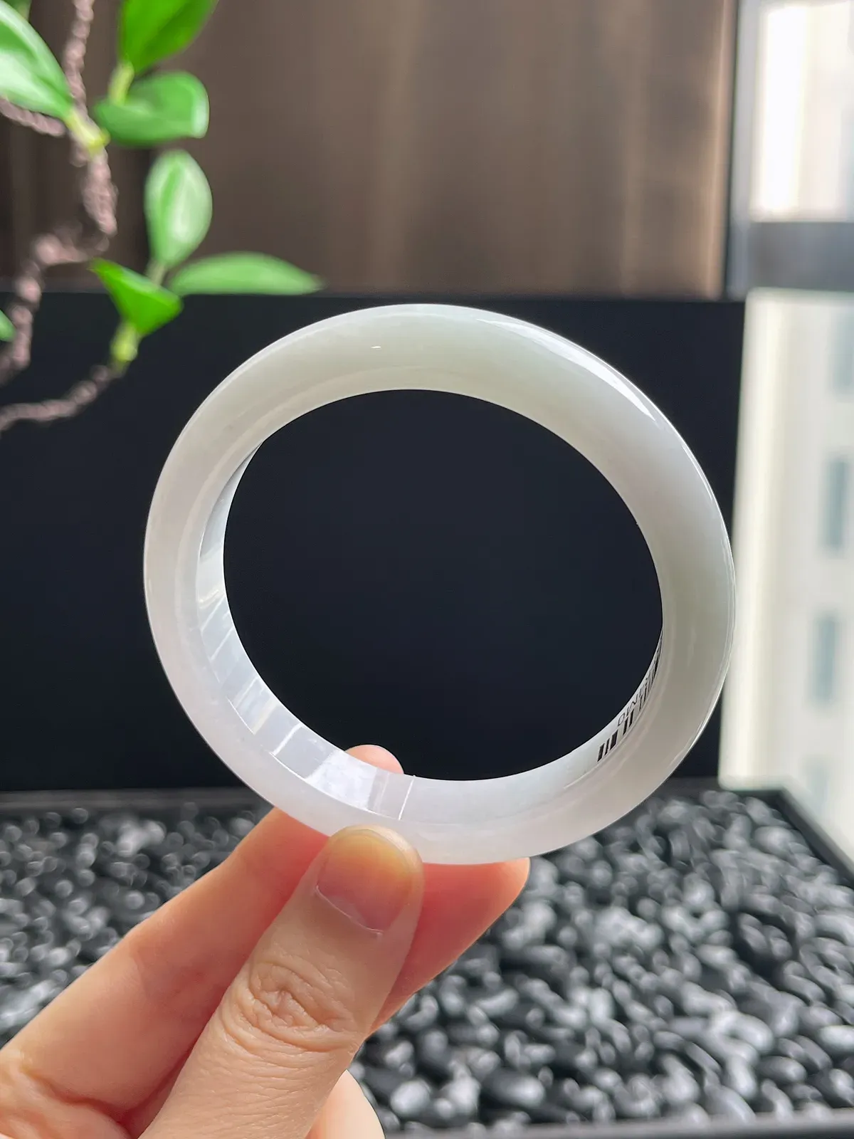 正圈56.1圈口，翡翠冰糯种白色手镯