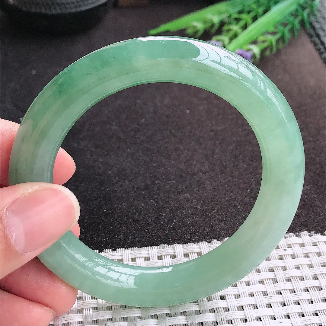 天然A货翡翠55/10.8/11老坑冰胶果冻冰晴满绿圆条手镯玉镯