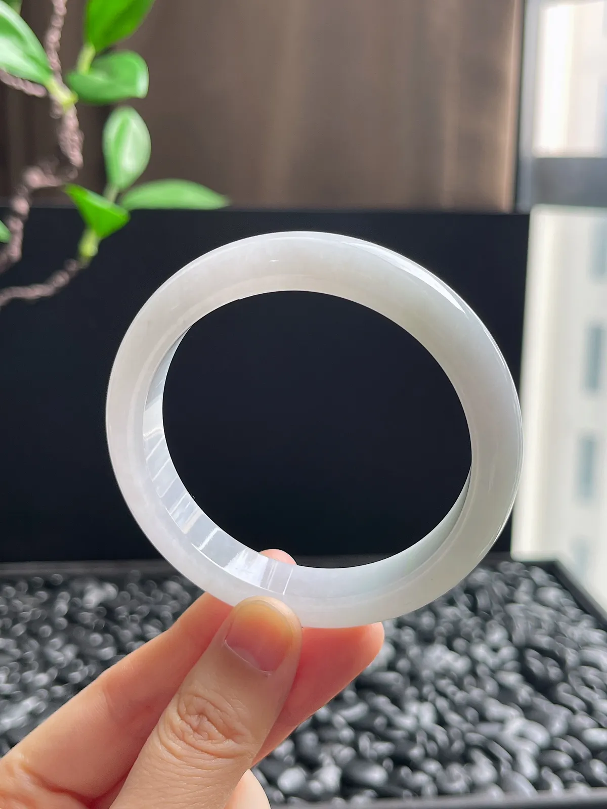 正圈56.1圈口，翡翠冰糯种白色手镯