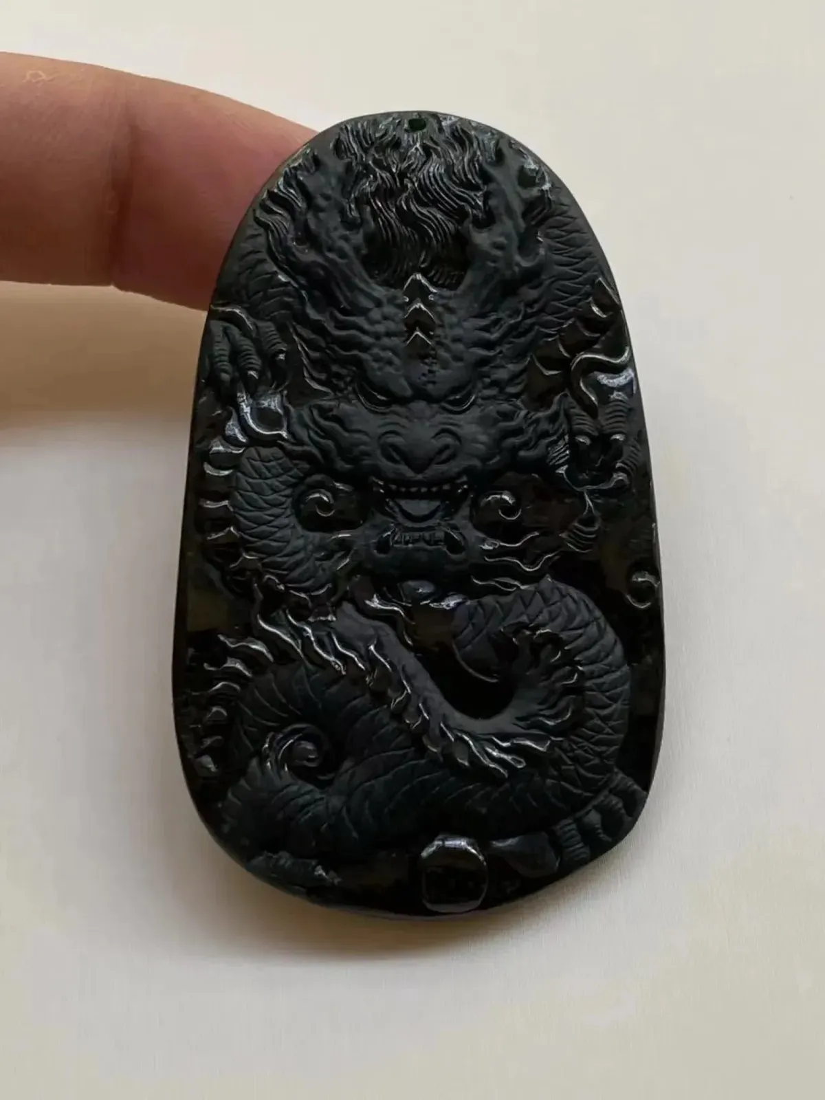 墨翠【龙行天下】细腻干净，黑度好，性价比高，雕工精湛，打灯透绿.