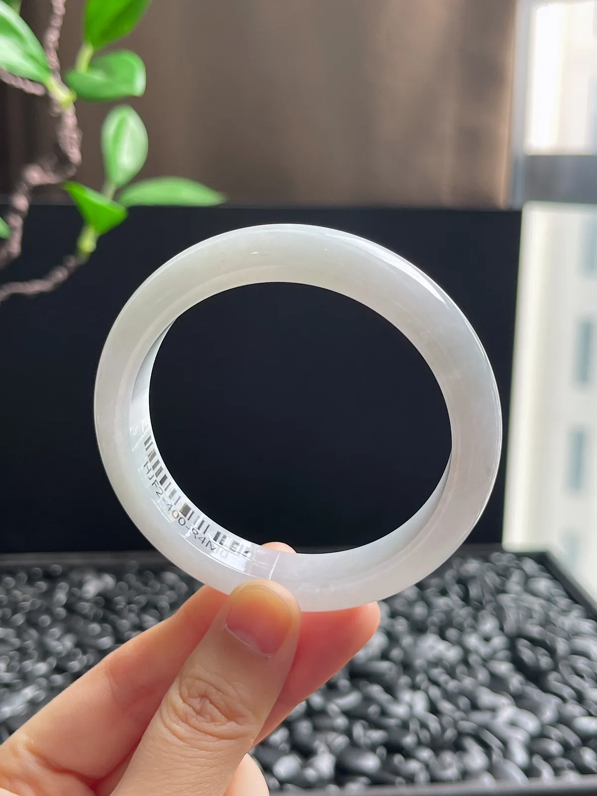 正圈56.1圈口，翡翠冰糯种白色手镯