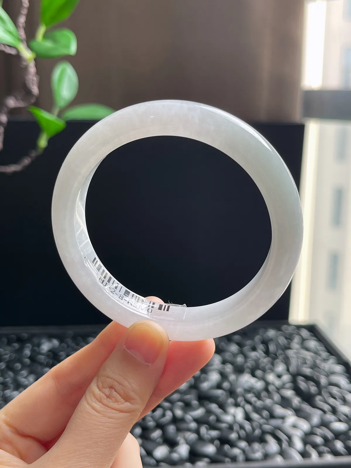 正圈58圈口，翡翠冰糯种白色手镯