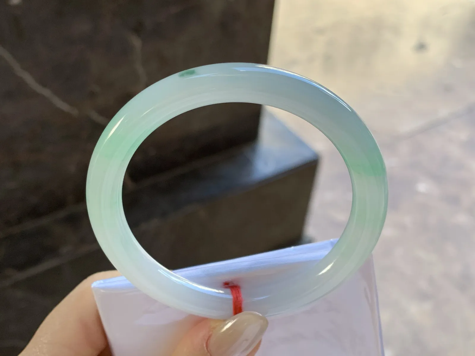 带色圆条手镯
尺寸：55.5-8.2mm
有种有色～小清新