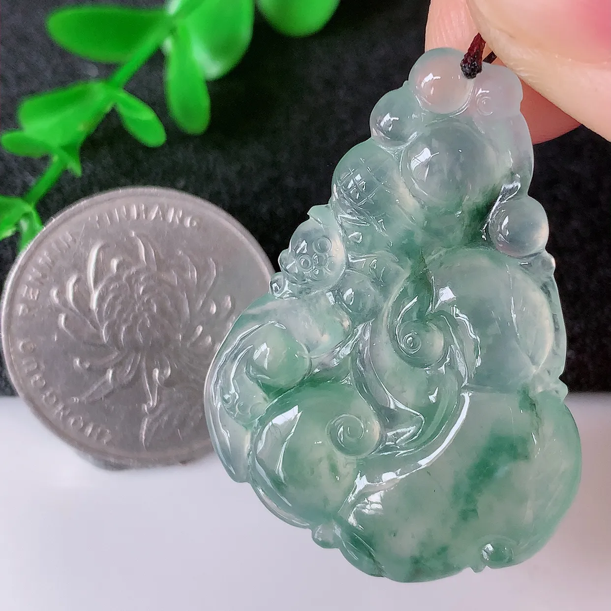 自然光实拍，冰种飘花如意吊坠，翡翠如意，上身效果非常美，饱满大气，工艺美，万事如意，如意一生 #01.11