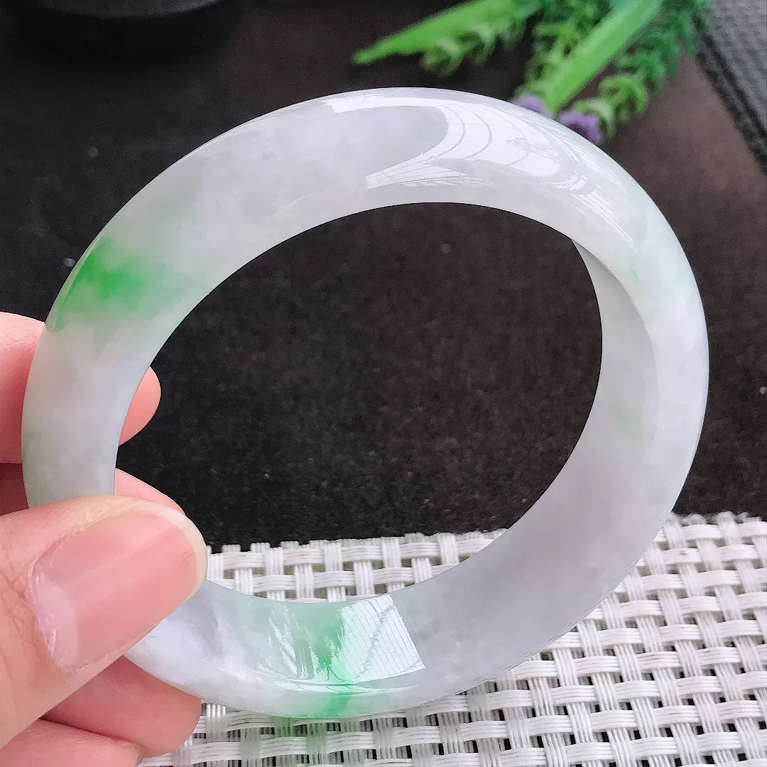 天然A货翡翠60.5/17.4/9老坑温润飘阳绿轮胎手镯宽边玉镯