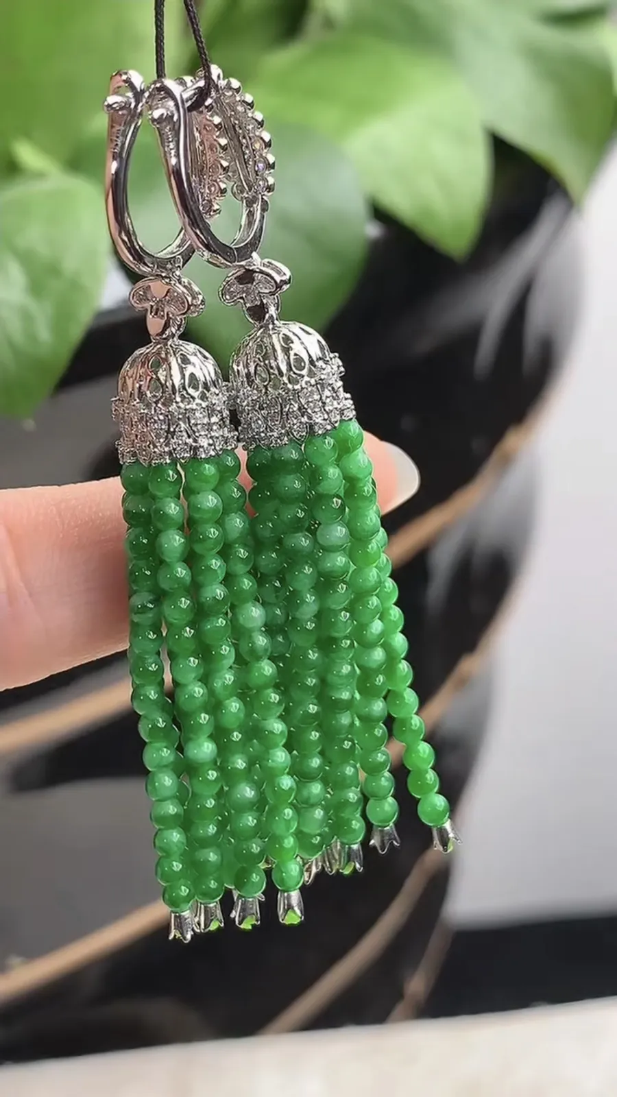 a货翡翠老坑冰种18K金伴钻镶嵌满绿圆珠小米珠耳坠 尺寸2mm 重量10.06g 1207