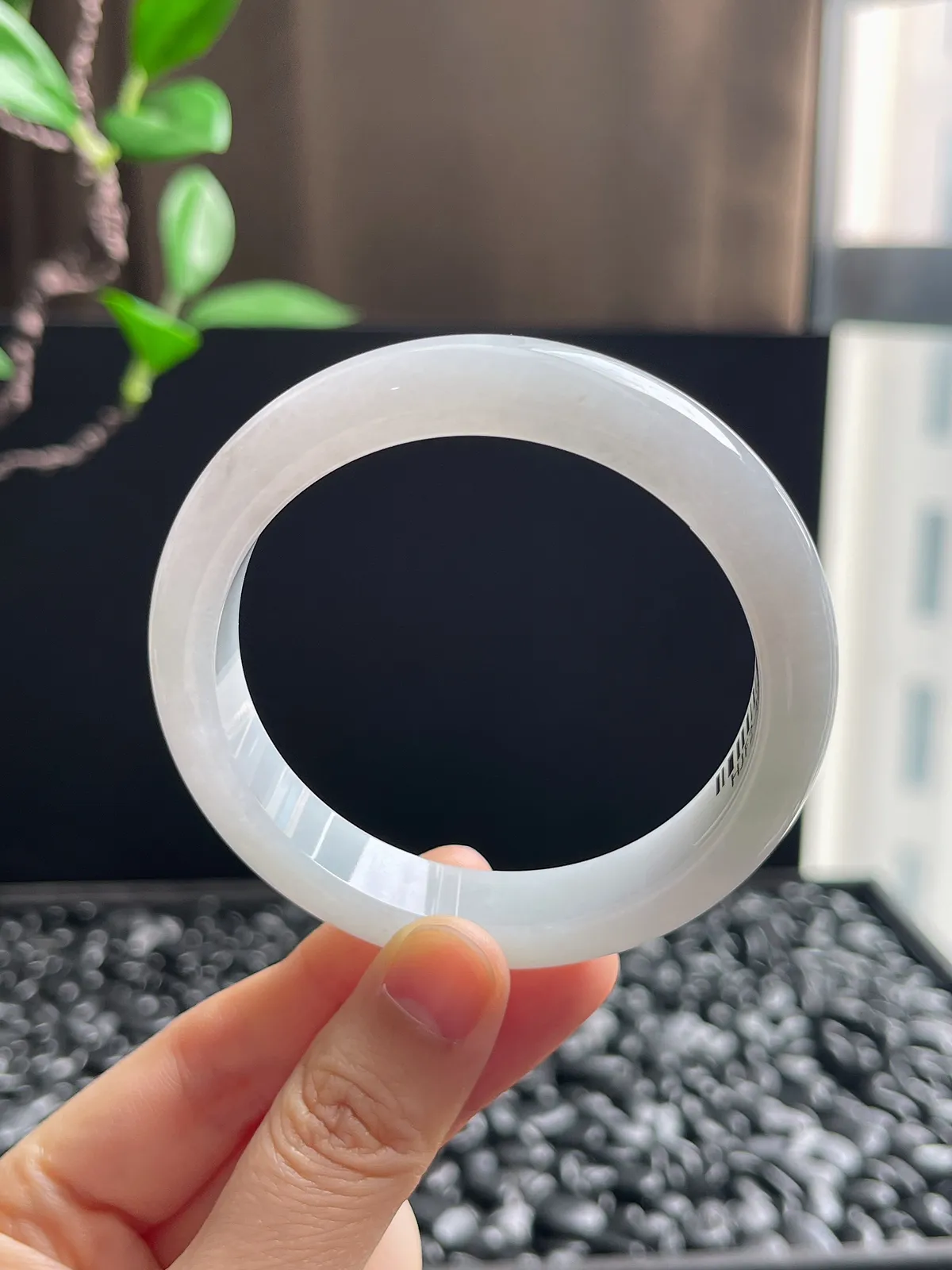 正圈56.1圈口，翡翠冰糯种白色手镯