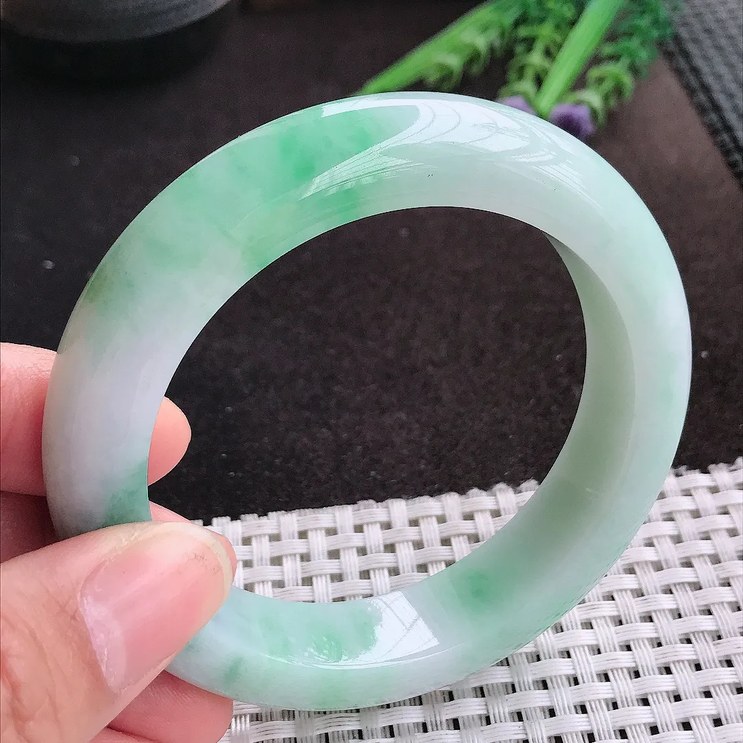 天然A货翡翠58/13.8/1.0.2老坑精美温润飘花手镯宽边玉镯