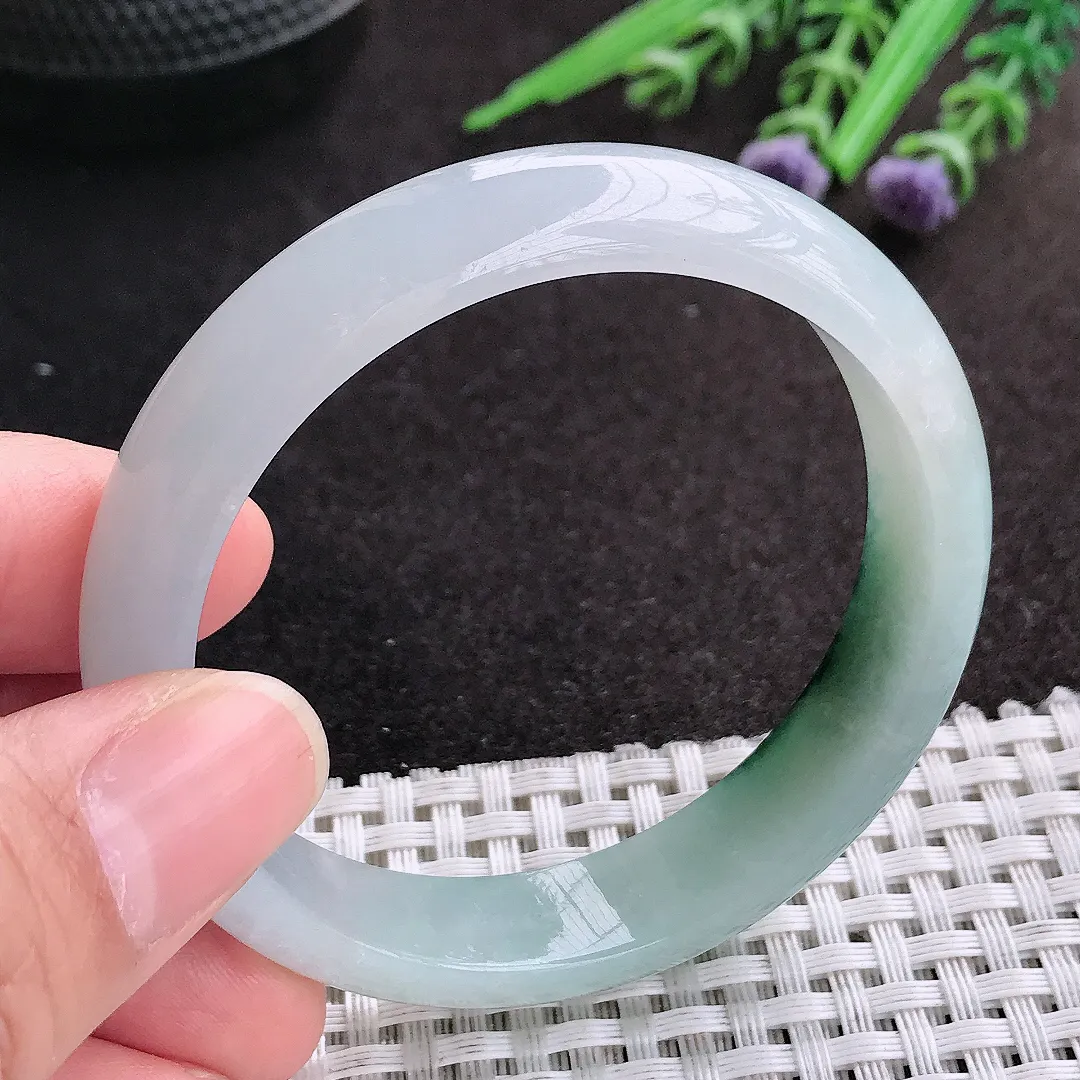 天然A货翡翠53/12.3/6.8老坑精美温润飘花手镯宽边玉镯