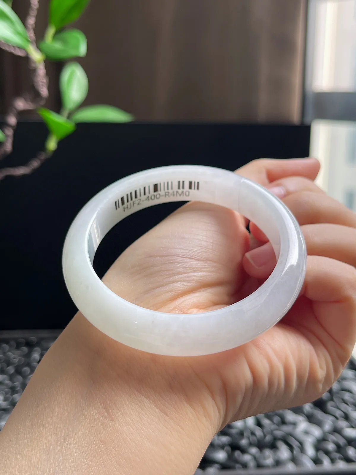 正圈56.1圈口，翡翠冰糯种白色手镯