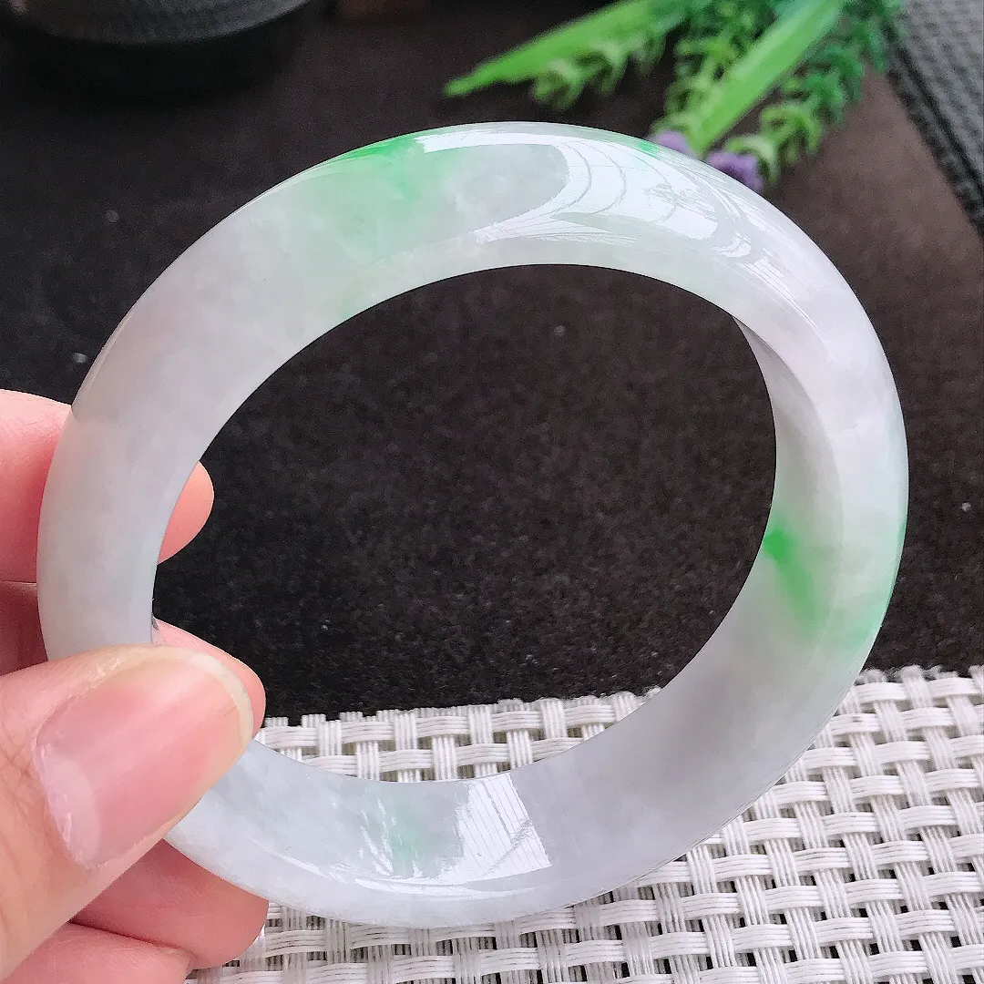 天然A货翡翠60.5/17.4/9老坑温润飘阳绿轮胎手镯宽边玉镯