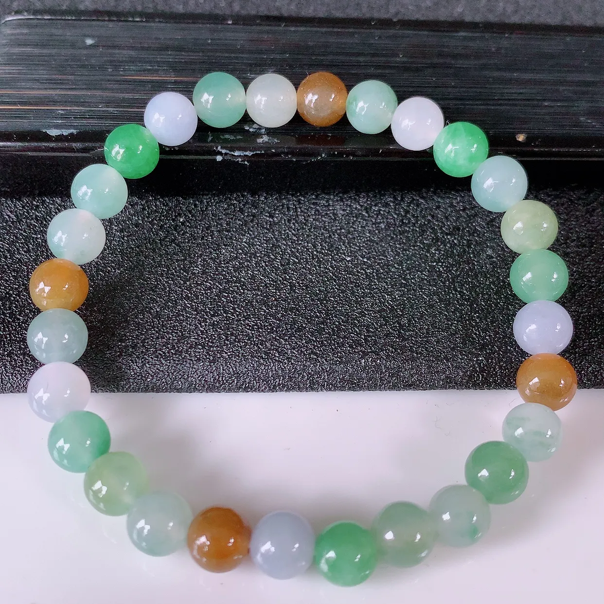 自然光实拍，冰多宝翡翠手链，多彩翡翠手串，颜色丰富，料子细腻，高档大气，自戴送礼佳品！#46.11取一尺寸7mm