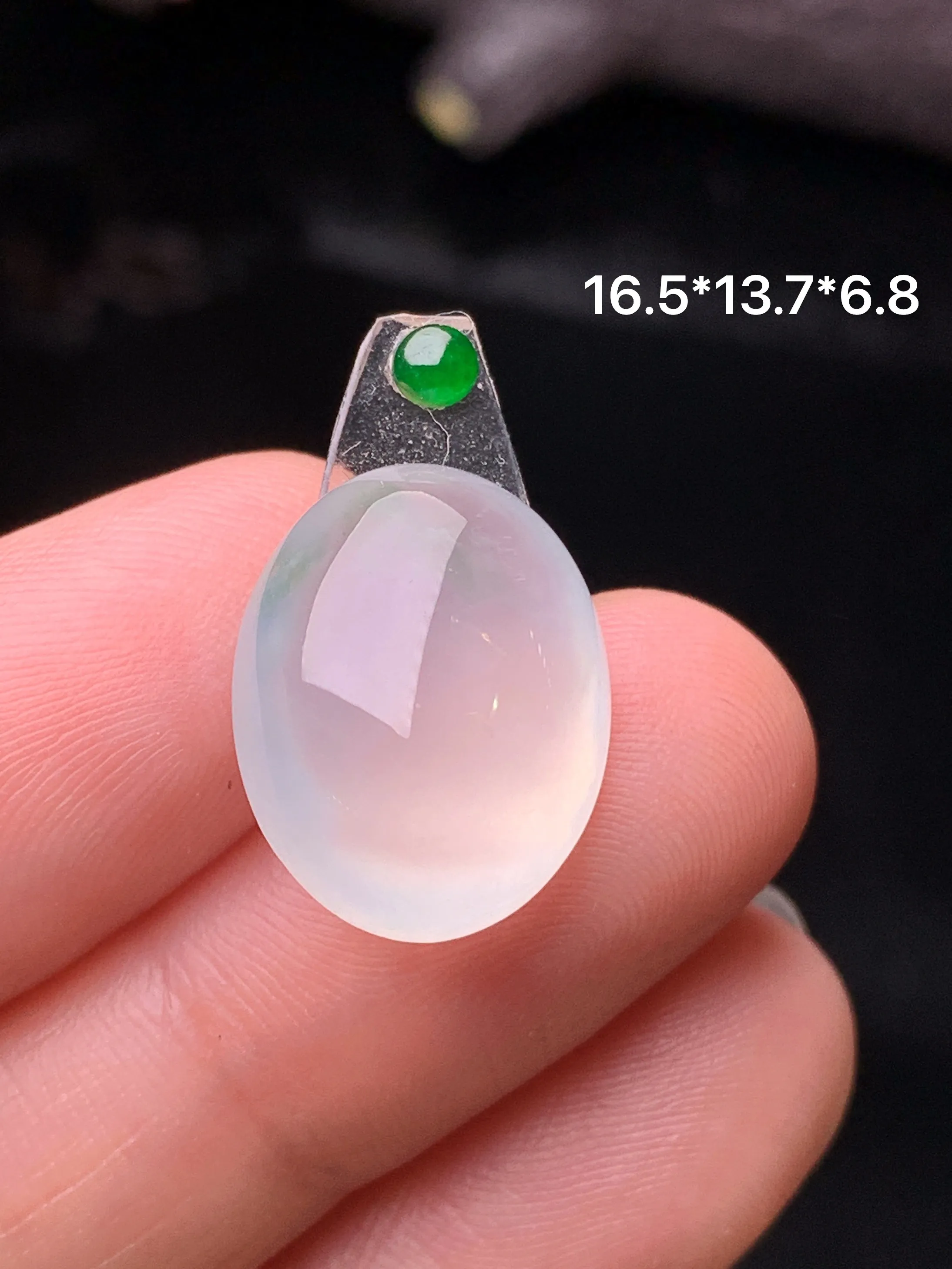 镶嵌款 冰种蛋面吊坠 玉质细腻 水润亮眼 色泽艳丽 整体尺寸16.5*13.7*6.8