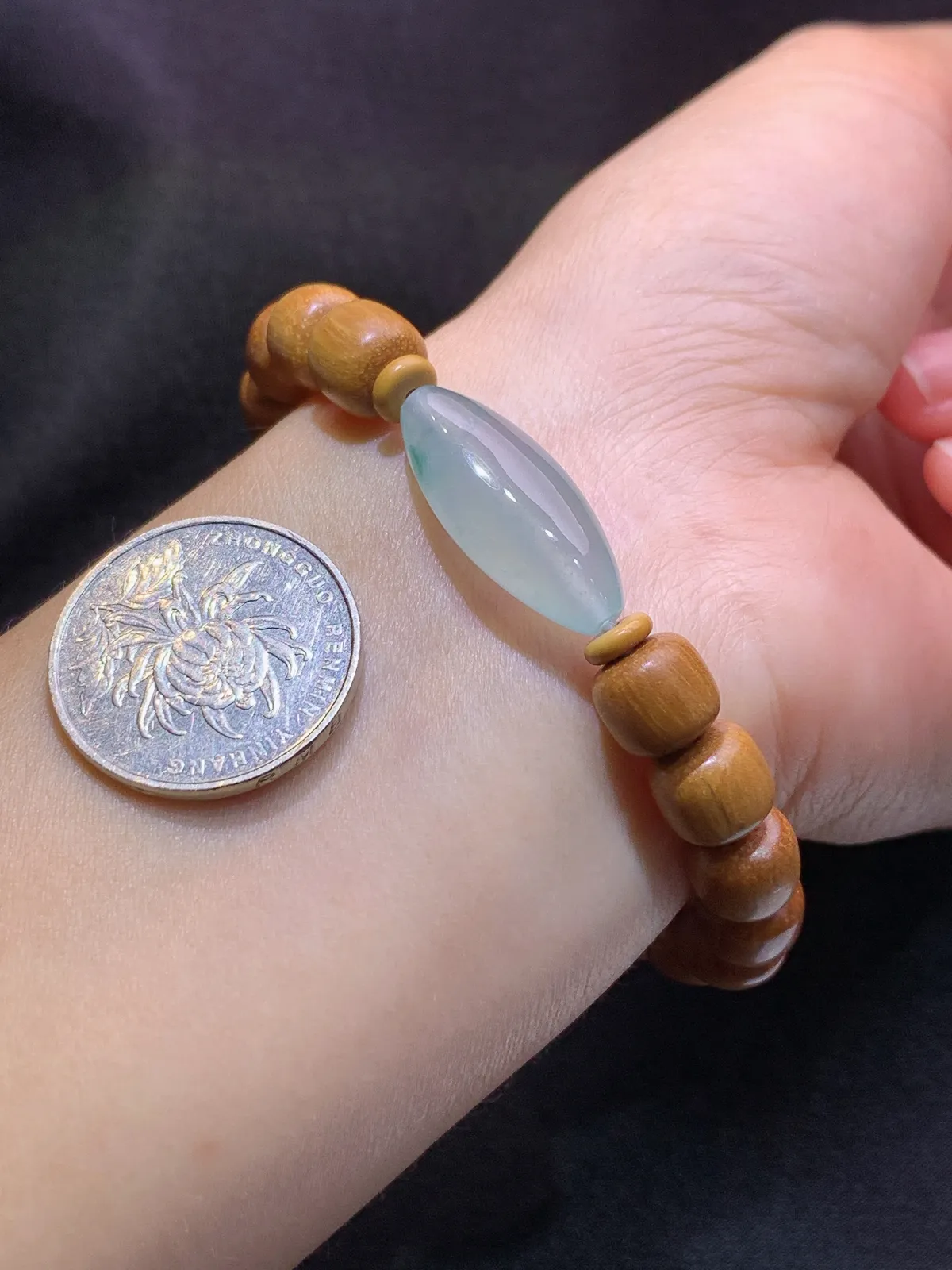 冰飘花路路通木珠手串，手链，冰冰润润，玉质细腻，种水足， 尺寸24.4*11*8.3