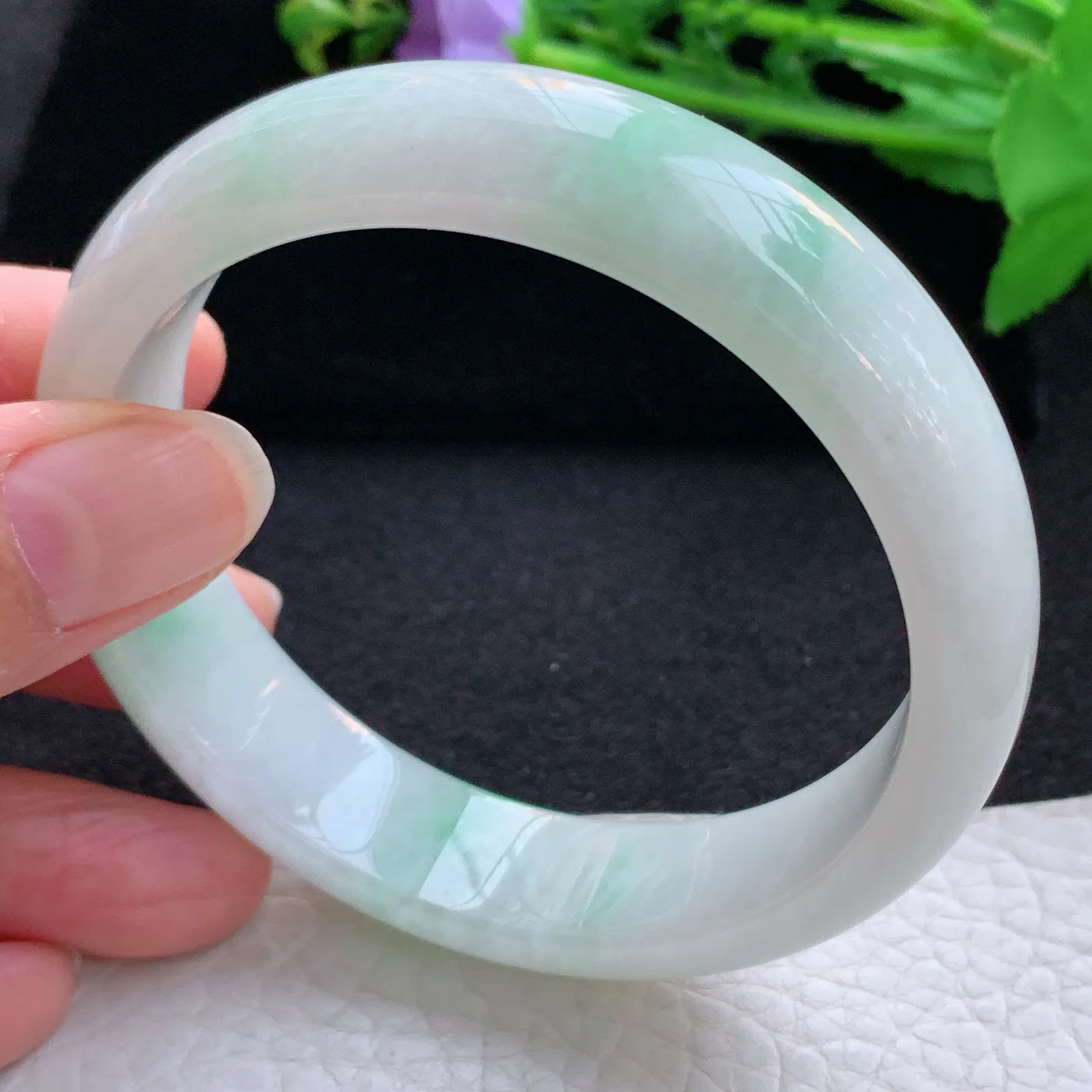 nr大圈口61*14.8*8.2平安镯 翡翠a货玉手镯飘绿宽边珠宝玉手环