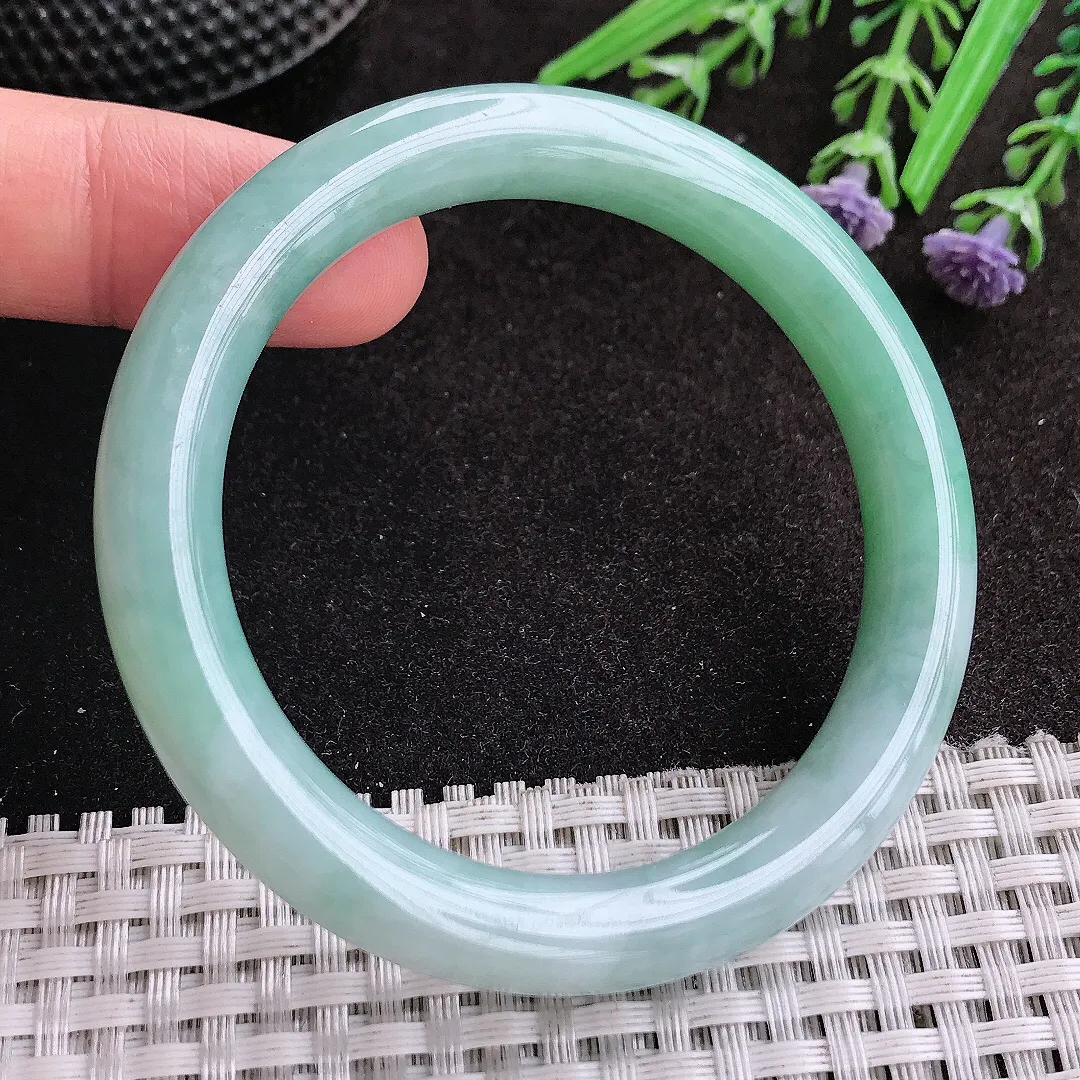 天然A货翡翠51.5/8.8/8.6小圈口老坑冰润满色圆条手镯玉镯