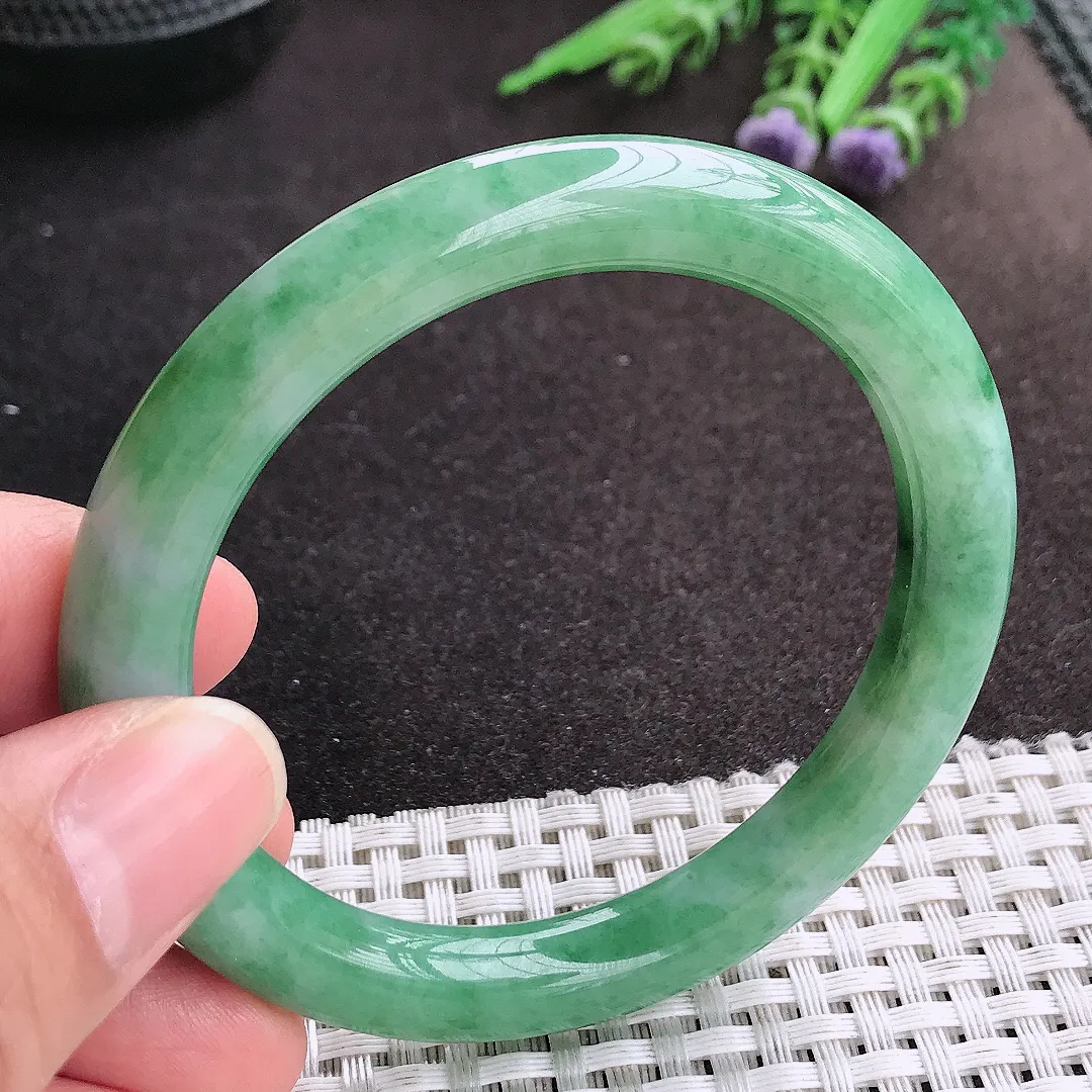 天然A货翡翠55/8.8/9老坑精美油润满绿圆条手镯玉镯