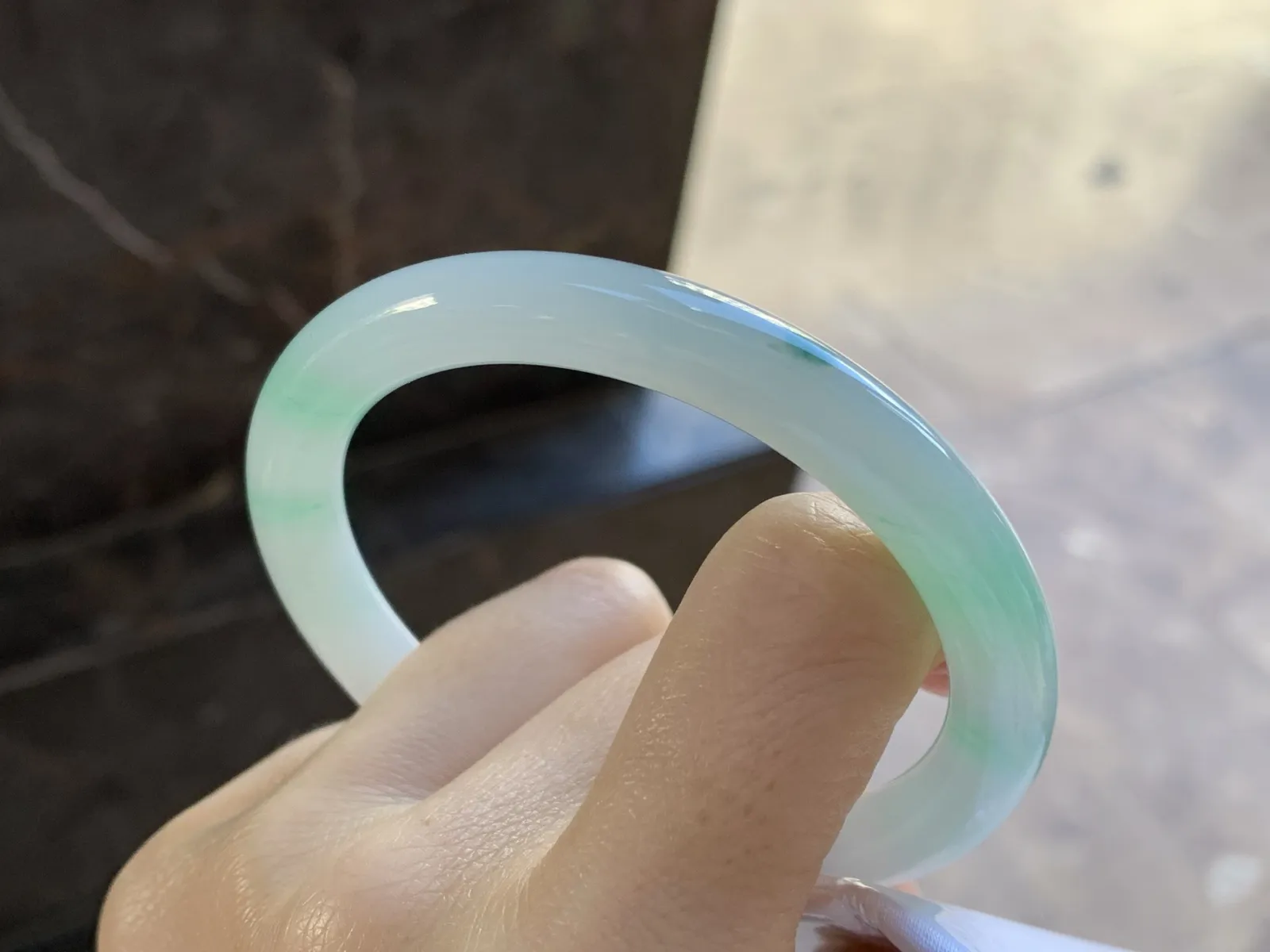 带色圆条手镯
尺寸：55.5-8.2mm
有种有色～小清新