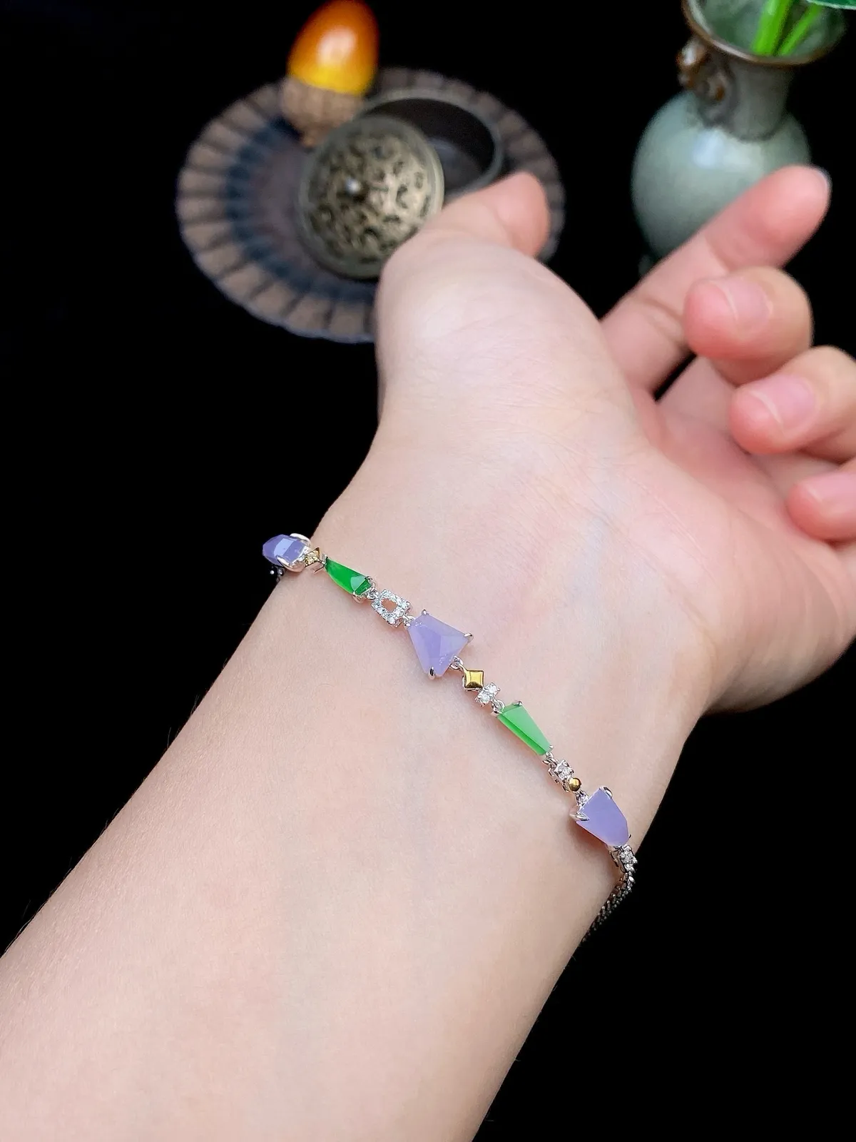 【冰种紫+绿随形镶嵌手链】颗颗冰透，饱满圆润，光泽闪耀，流行款，18K金搭配，裸石尺寸6.8*5*3.1毫米，总长185