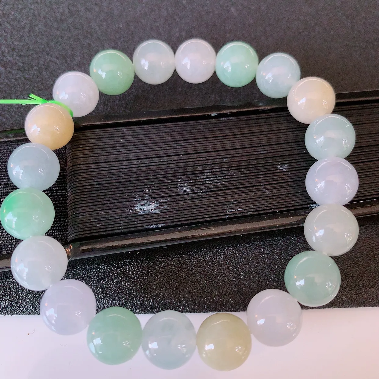 自然光实拍，冰胶多宝翡翠手链，多彩翡翠手串，颜色丰富，料子细腻，高档大气，自戴送礼佳品！#46.7取一尺寸10mm