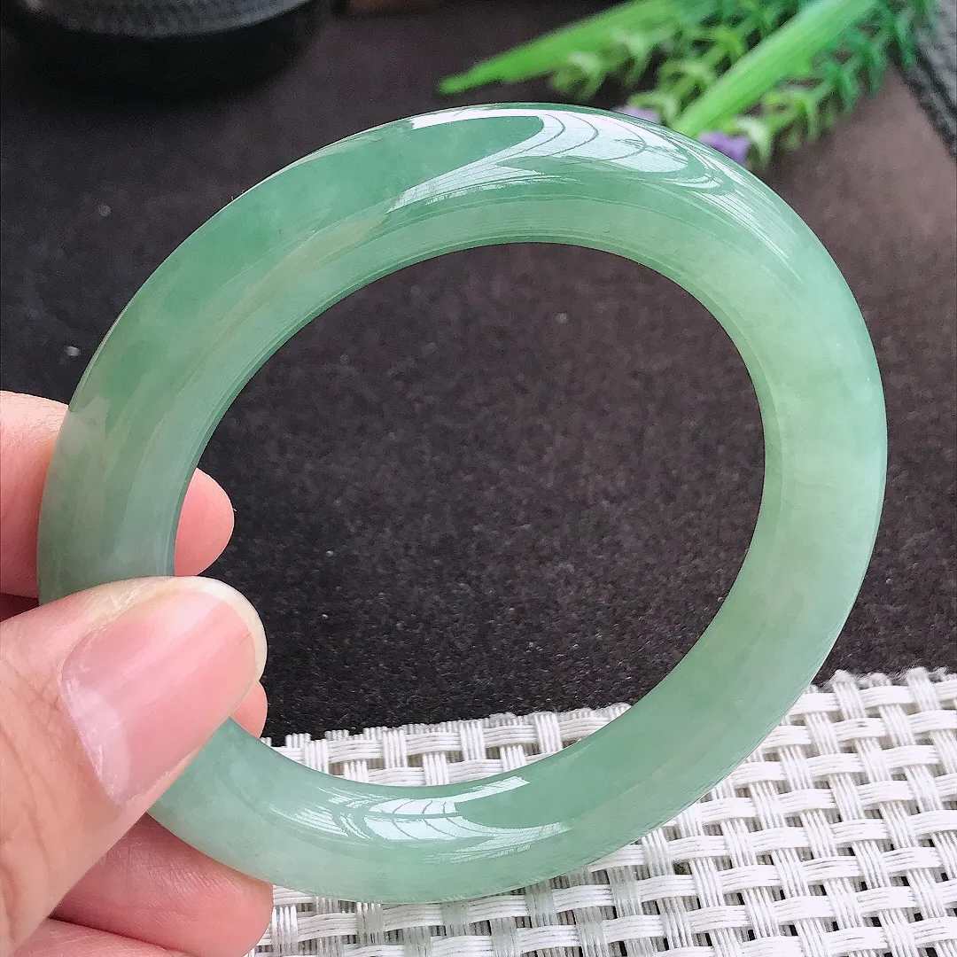 天然A货翡翠55/10.8/11老坑冰胶果冻冰晴满绿圆条手镯玉镯