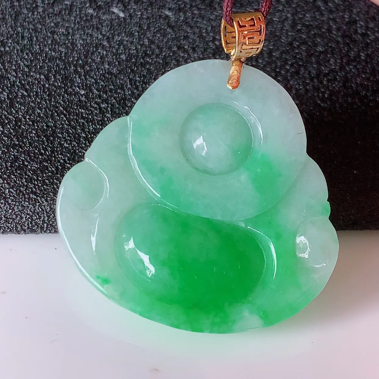自然光实拍，18K金镶嵌冰润飘绿翡翠佛公吊坠，玉笑佛，饱满，开脸喜庆，配戴优雅迷人！#1.11整体34.2裸石30.2*29*6