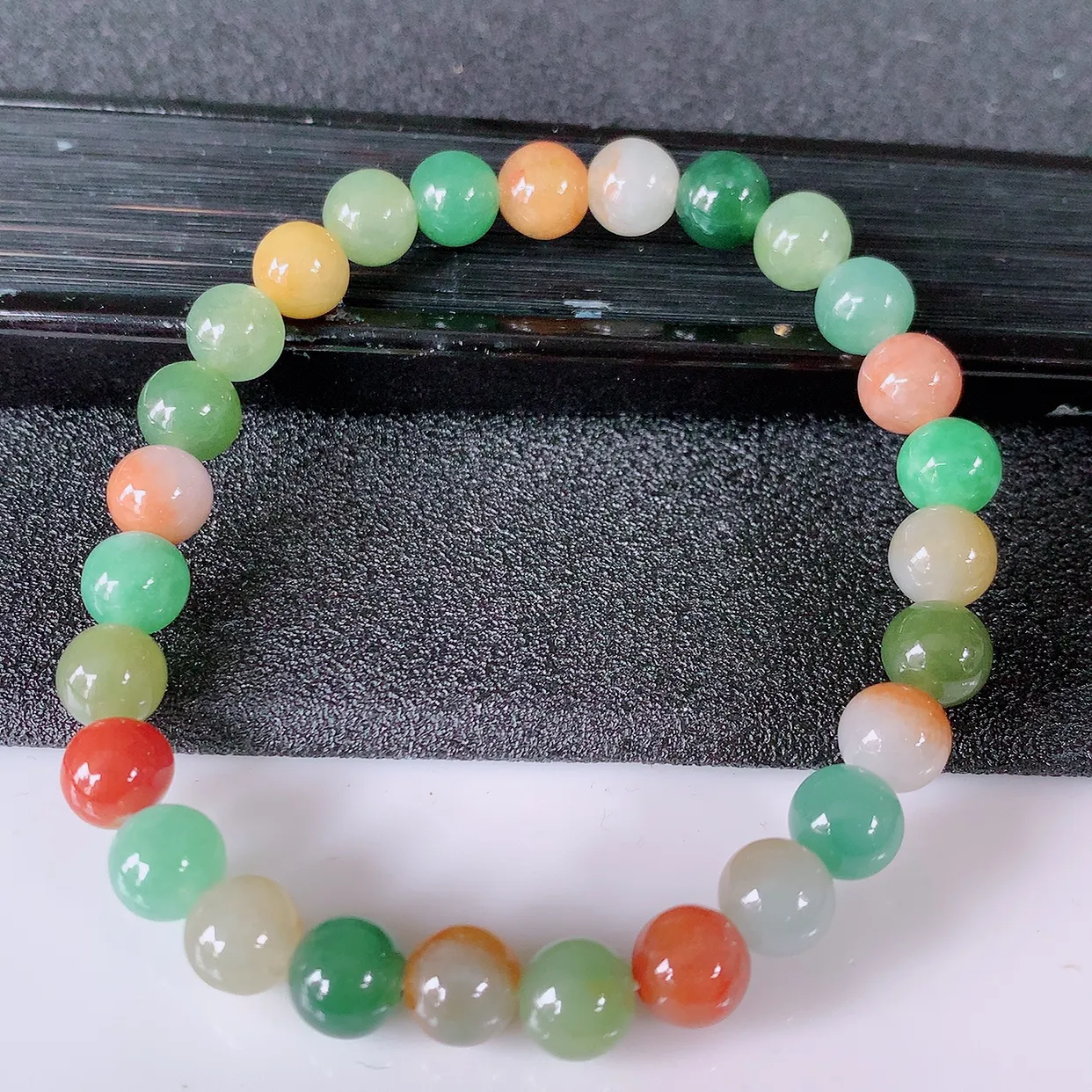 自然光实拍，冰润多宝翡翠手链，多彩翡翠手串，颜色丰富，料子细腻，高档大气，自戴送礼佳品！#46.11取一尺寸7mm