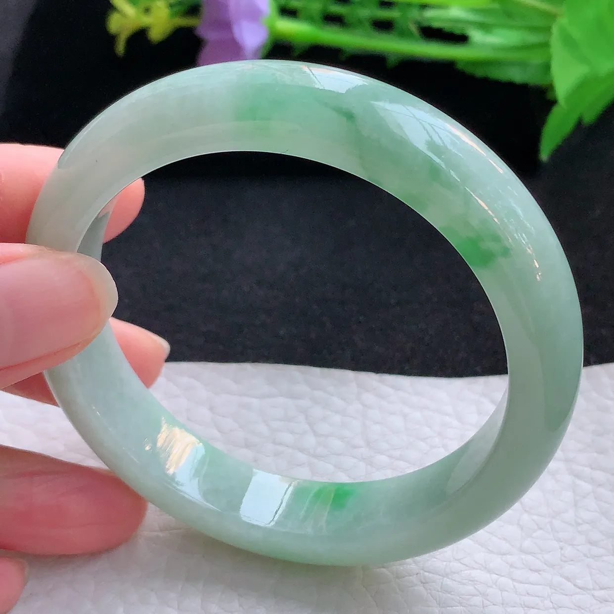 xx自然光58*13.2*8.2平安镯 翡翠a货玉手镯飘绿花宽边珠宝玉手环