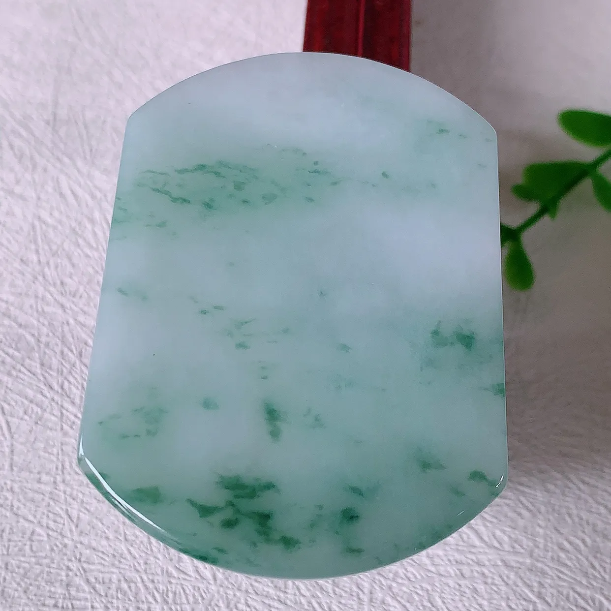 自然光实拍，水润飘花翡翠平安无事牌吊坠，平平安安，无事牌翠色灵动，佩戴平安时尚！#46.11