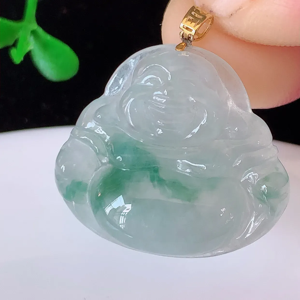 18K金镶嵌冰种飘花翡翠佛公吊坠，种老水足，雕工精湛 ，寓意美好，佩戴时尚出众！#49.7