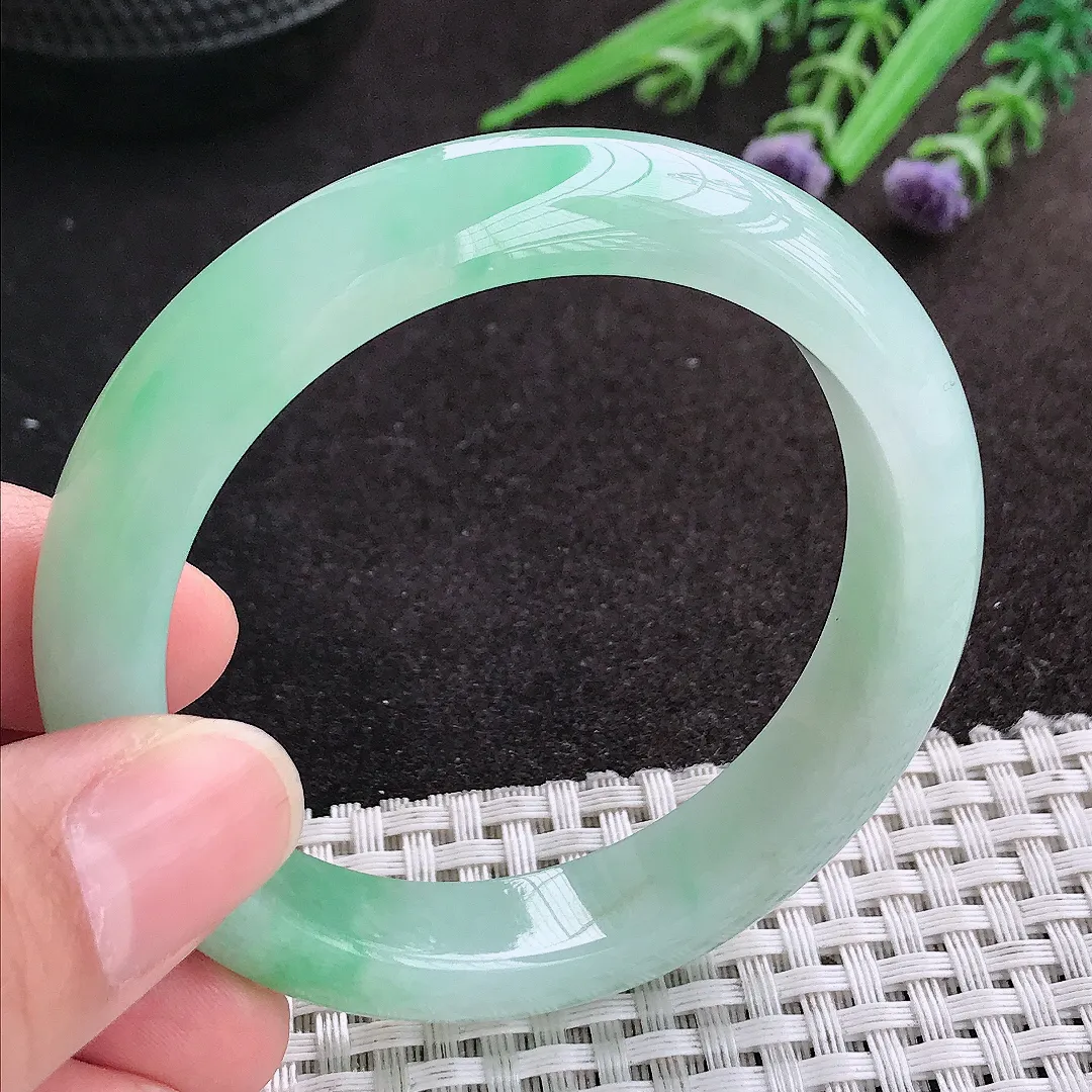 天然A货翡翠53/11.6/8.1老坑冰润起胶甜绿色手镯宽边玉镯