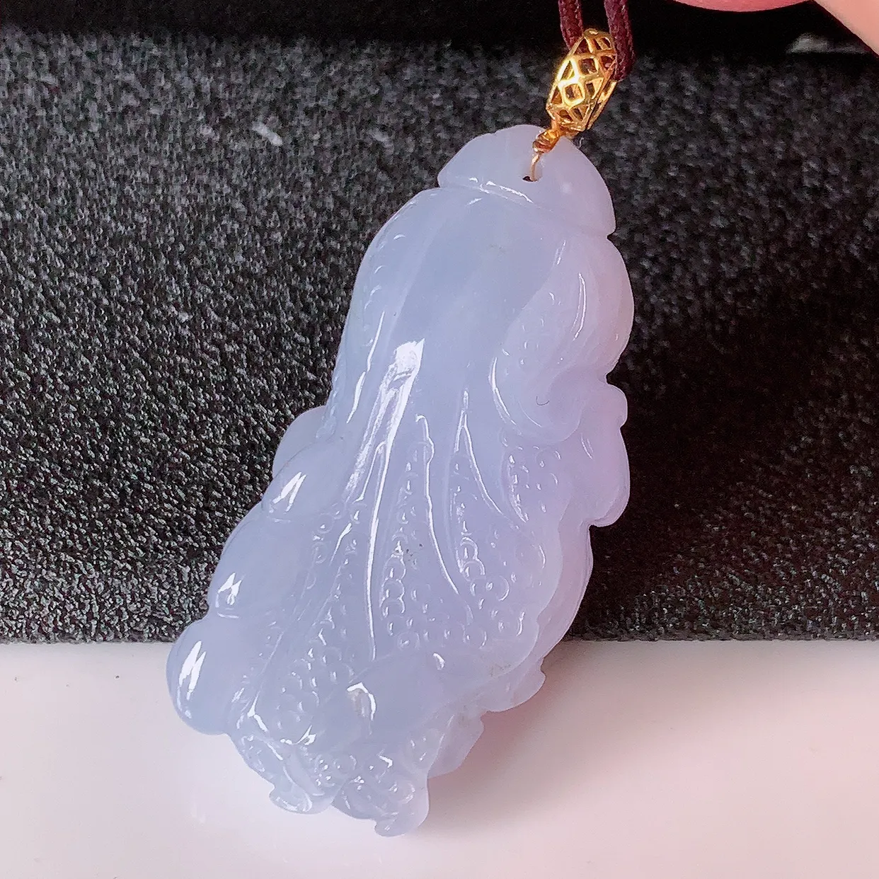 18K金镶嵌冰胶紫罗兰翡翠招百财白菜吊坠，百财聚来，财源滚滚，色泽鲜艳，精工水润的白菜，性价比高！#1.11