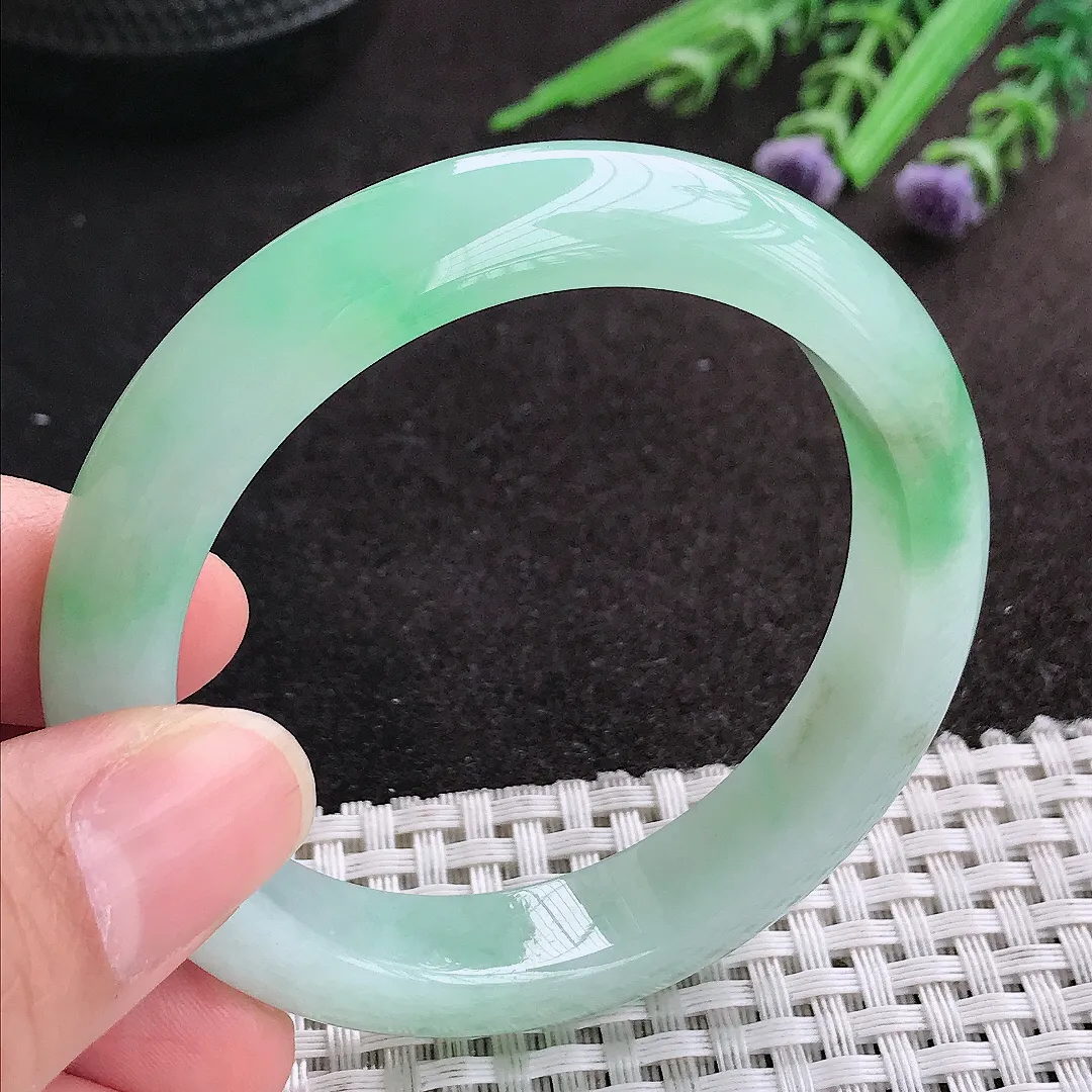 天然A货翡翠53/11.6/8.1老坑冰润起胶甜绿色手镯宽边玉镯