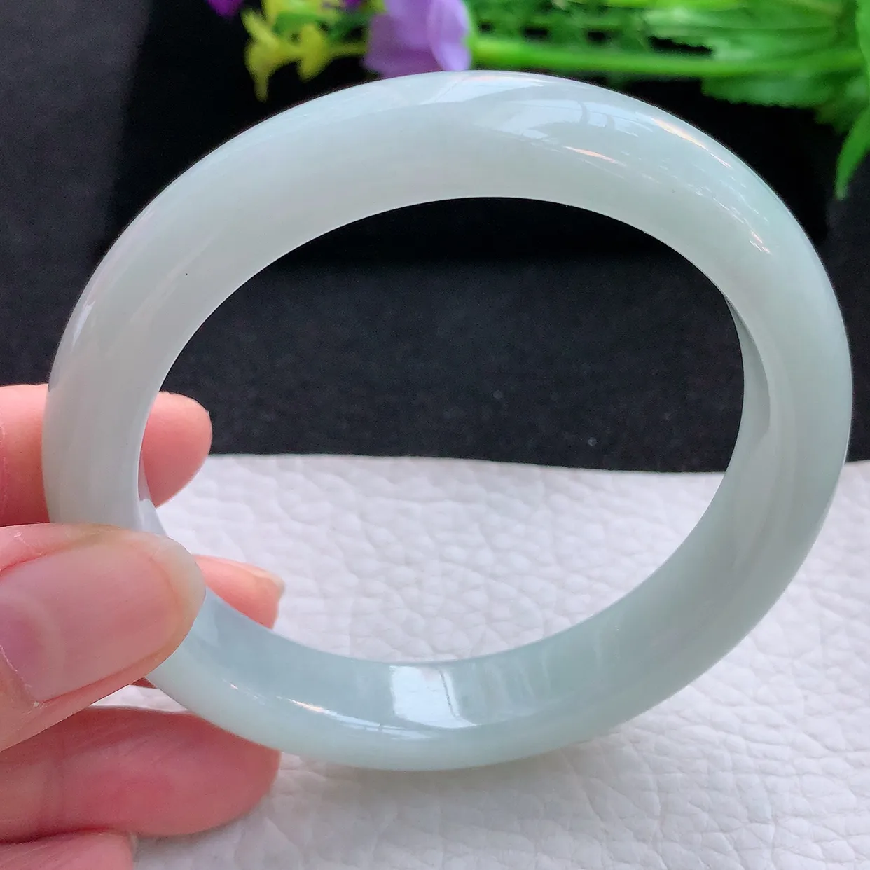 zjf大圈口60.5*12.5*8.8平安镯 翡翠a货玉手镯浅绿底宽边珠宝玉手环