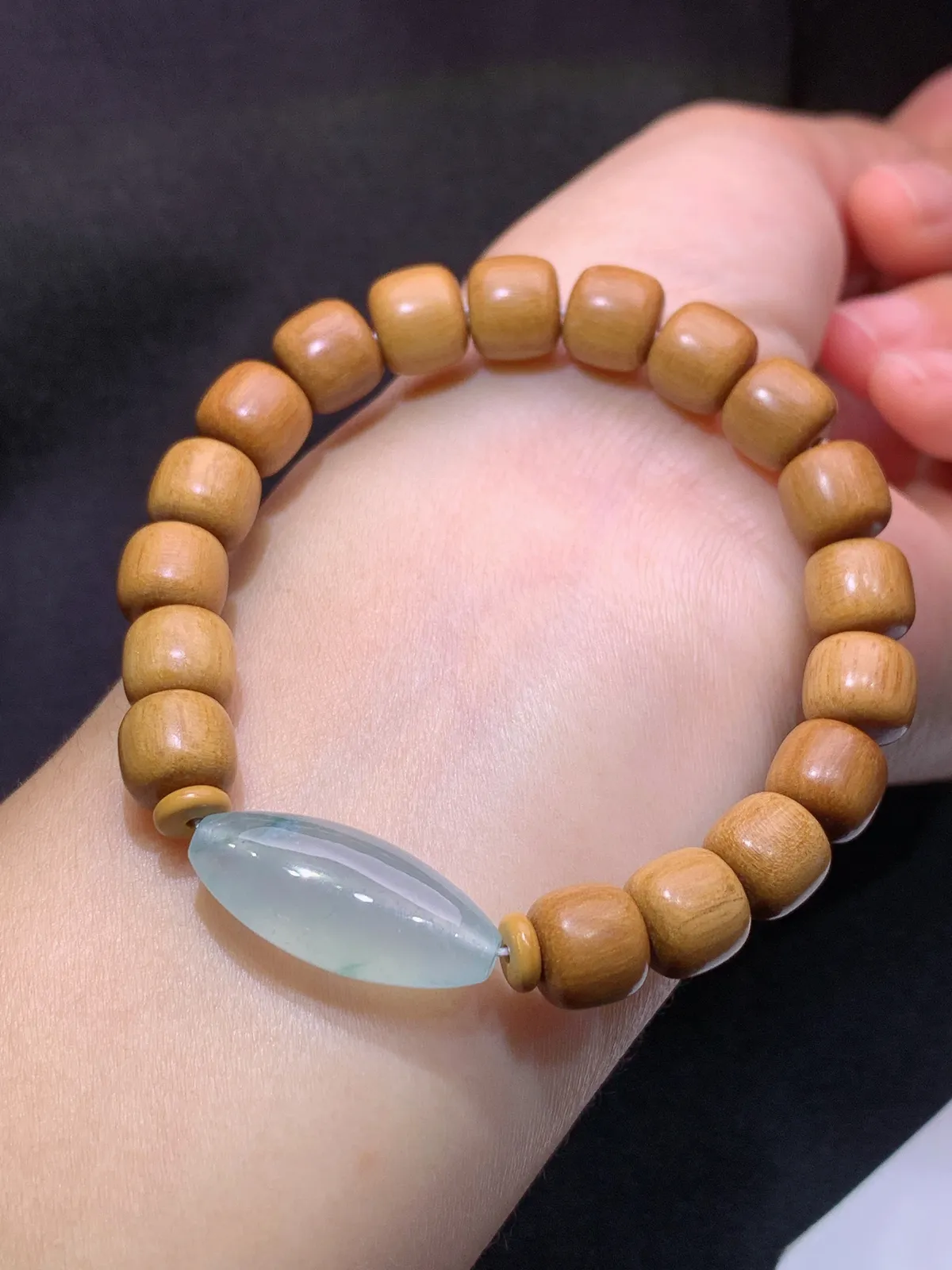 冰飘花路路通木珠手串，手链，冰冰润润，玉质细腻，种水足， 尺寸24.4*11*8.3