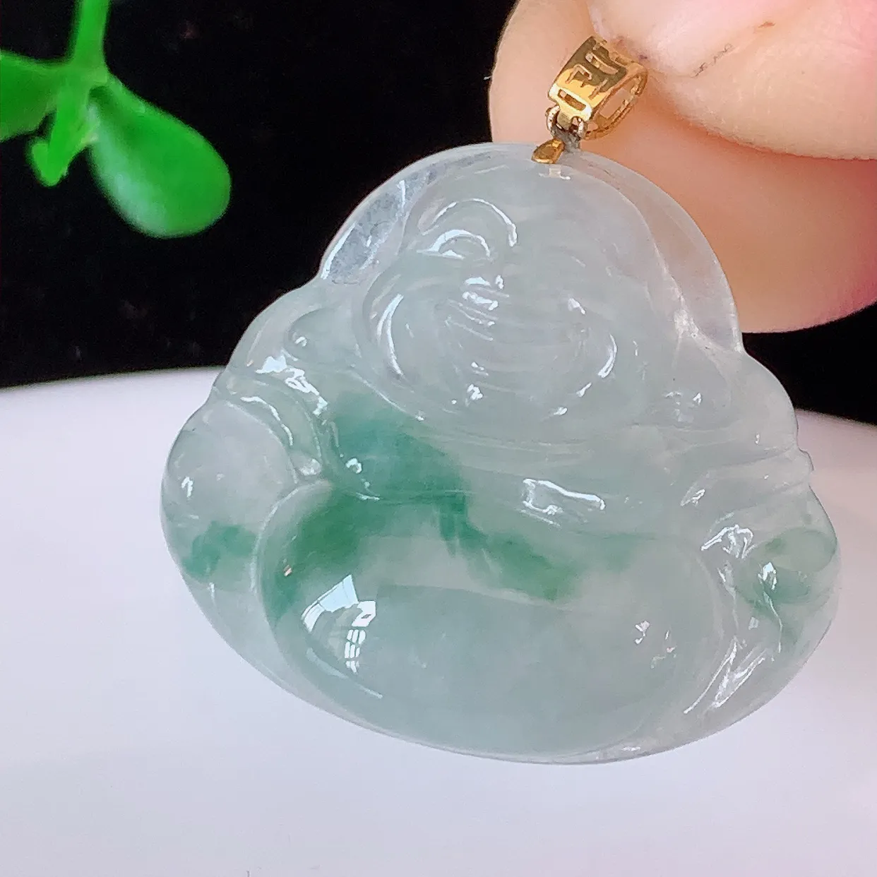 18K金镶嵌冰种飘花翡翠佛公吊坠，种老水足，雕工精湛 ，寓意美好，佩戴时尚出众！#49.7